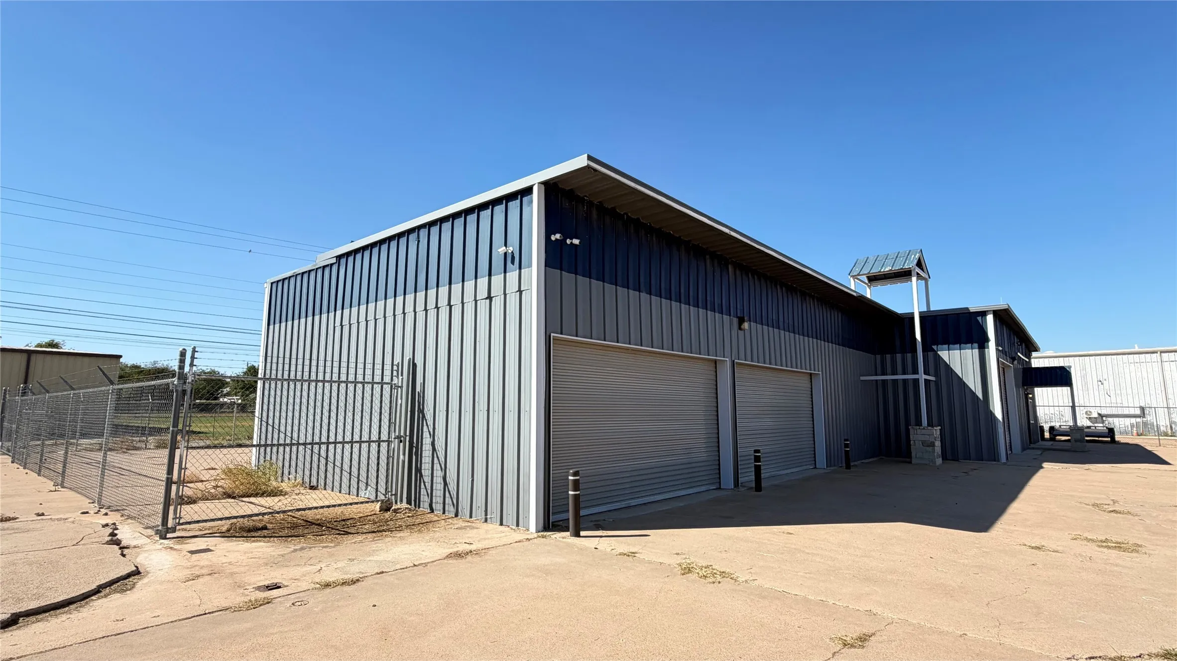 Industrial For Rent in Taylor County , 1042 S Treadaway Boulevard, Abilene, Texas 79602, 0, 0, Garage spaces, 0 Sqft, built in 1982, mls#21408039, Real Estate Agent in Abilene, Homes For Rent in Taylor county, Homes For Rent in Abilene, Realtor in Abilene Texas, Real Estate Brokerage Independent Realty Texas, Luminita Cordes Realtor