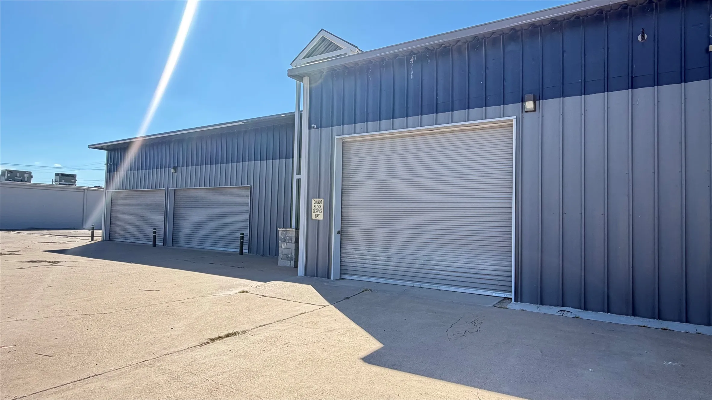 Industrial For Rent in Taylor County , 1042 S Treadaway Boulevard, Abilene, Texas 79602, 0, 0, Garage spaces, 0 Sqft, built in 1982, mls#21408039, Real Estate Agent in Abilene, Homes For Rent in Taylor county, Homes For Rent in Abilene, Realtor in Abilene Texas, Real Estate Brokerage Independent Realty Texas, Luminita Cordes Realtor