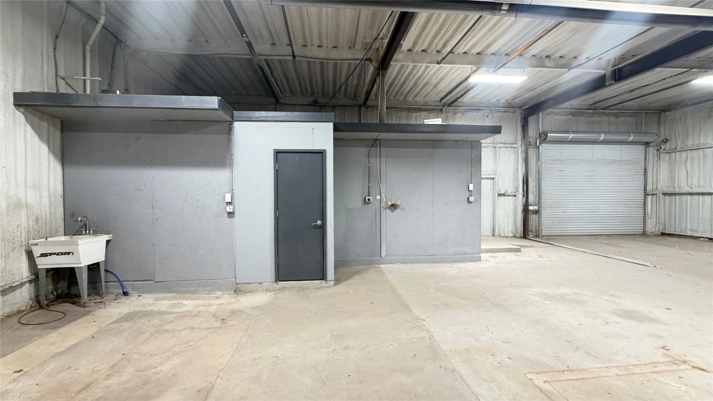 Industrial For Rent in Taylor County , 1042 S Treadaway Boulevard, Abilene, Texas 79602, 0, 0, Garage spaces, 0 Sqft, built in 1982, mls#21408039, Real Estate Agent in Abilene, Homes For Rent in Taylor county, Homes For Rent in Abilene, Realtor in Abilene Texas, Real Estate Brokerage Independent Realty Texas, Luminita Cordes Realtor