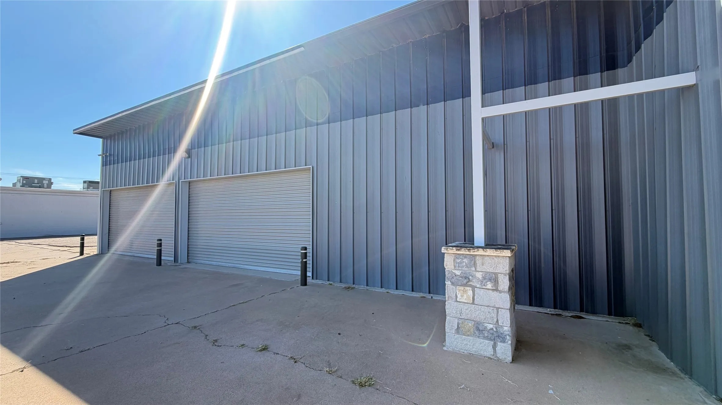 Industrial For Rent in Taylor County , 1042 S Treadaway Boulevard, Abilene, Texas 79602, 0, 0, Garage spaces, 0 Sqft, built in 1982, mls#21408039, Real Estate Agent in Abilene, Homes For Rent in Taylor county, Homes For Rent in Abilene, Realtor in Abilene Texas, Real Estate Brokerage Independent Realty Texas, Luminita Cordes Realtor