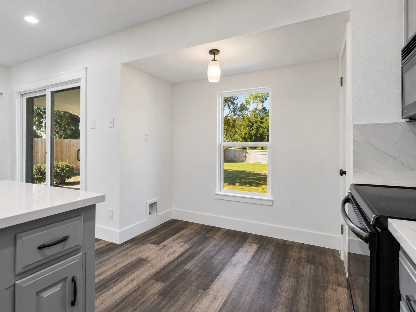 Single Family Residence For Sale in Dallas County , 2613 Syracuse Drive, Irving, Texas 75062, 4 Bedroom, 3 Bathroom, Garage spaces, 1,626 Sqft, built in 1963, mls#21407537, Real Estate Agent in Irving, Homes For Sale in Dallas county, Homes For Sale in Irving, Realtor in Irving Texas, Real Estate Brokerage Independent Realty Texas, Luminita Cordes Realtor