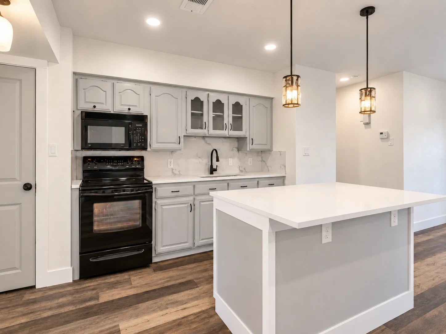 Single Family Residence For Sale in Dallas County , 2613 Syracuse Drive, Irving, Texas 75062, 4 Bedroom, 3 Bathroom, Garage spaces, 1,626 Sqft, built in 1963, mls#21407537, Real Estate Agent in Irving, Homes For Sale in Dallas county, Homes For Sale in Irving, Realtor in Irving Texas, Real Estate Brokerage Independent Realty Texas, Luminita Cordes Realtor
