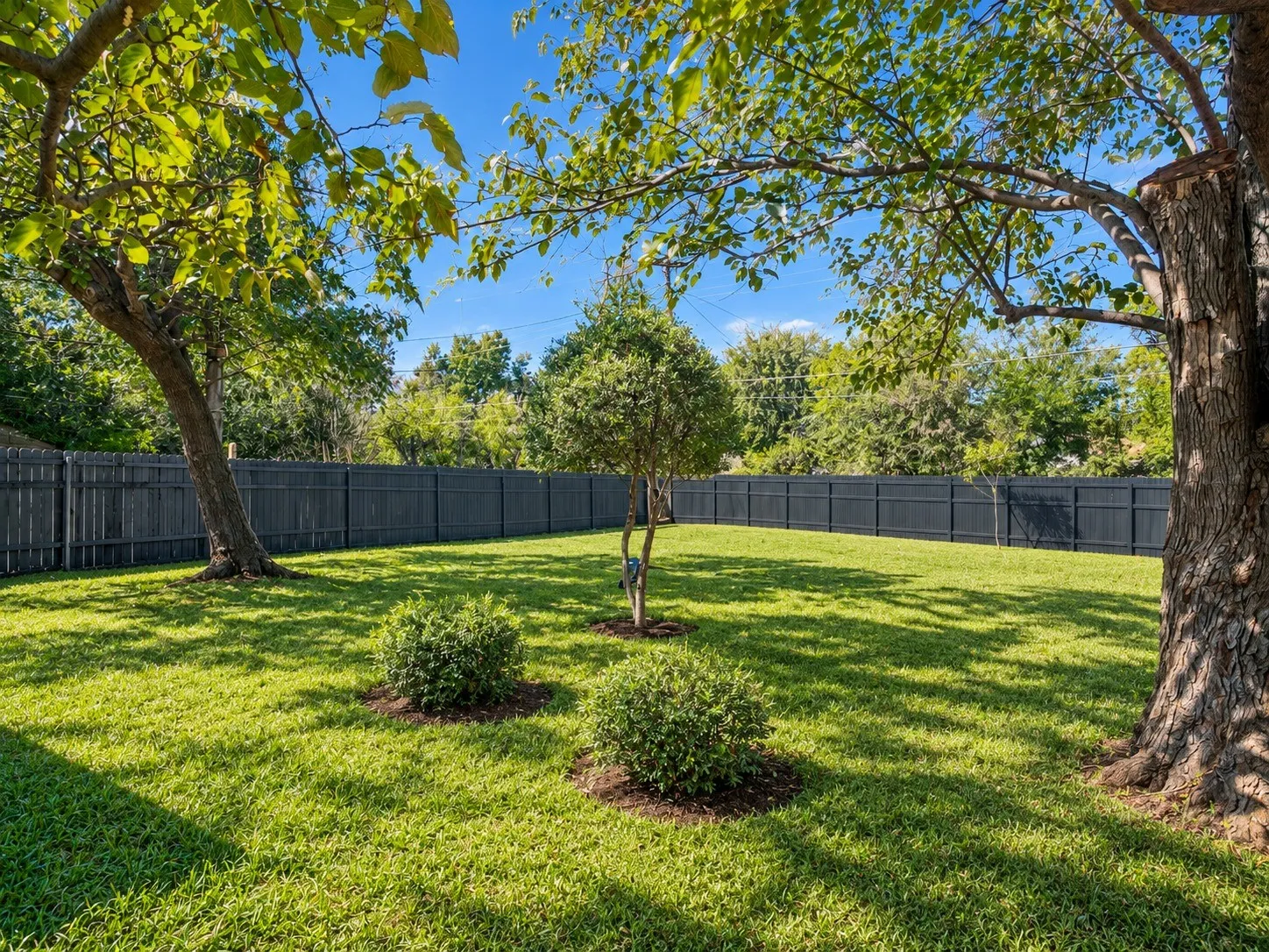 Single Family Residence For Sale in Dallas County , 2613 Syracuse Drive, Irving, Texas 75062, 4 Bedroom, 3 Bathroom, Garage spaces, 1,626 Sqft, built in 1963, mls#21407537, Real Estate Agent in Irving, Homes For Sale in Dallas county, Homes For Sale in Irving, Realtor in Irving Texas, Real Estate Brokerage Independent Realty Texas, Luminita Cordes Realtor