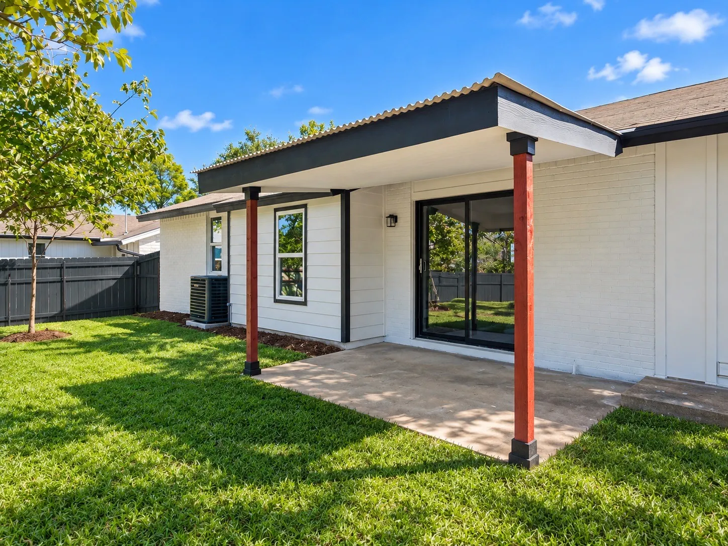 Single Family Residence For Sale in Dallas County , 2613 Syracuse Drive, Irving, Texas 75062, 4 Bedroom, 3 Bathroom, Garage spaces, 1,626 Sqft, built in 1963, mls#21407537, Real Estate Agent in Irving, Homes For Sale in Dallas county, Homes For Sale in Irving, Realtor in Irving Texas, Real Estate Brokerage Independent Realty Texas, Luminita Cordes Realtor