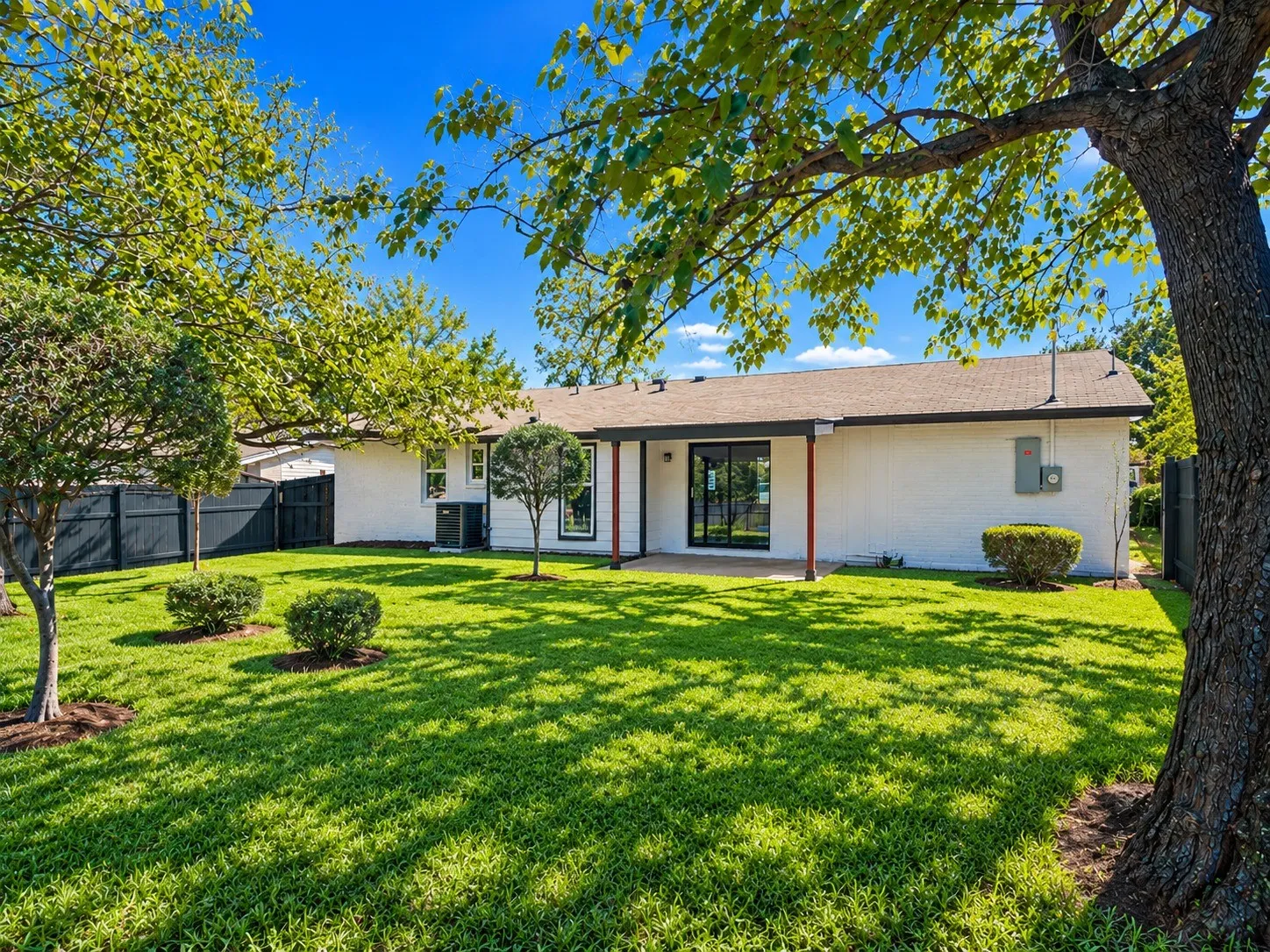 Single Family Residence For Sale in Dallas County , 2613 Syracuse Drive, Irving, Texas 75062, 4 Bedroom, 3 Bathroom, Garage spaces, 1,626 Sqft, built in 1963, mls#21407537, Real Estate Agent in Irving, Homes For Sale in Dallas county, Homes For Sale in Irving, Realtor in Irving Texas, Real Estate Brokerage Independent Realty Texas, Luminita Cordes Realtor