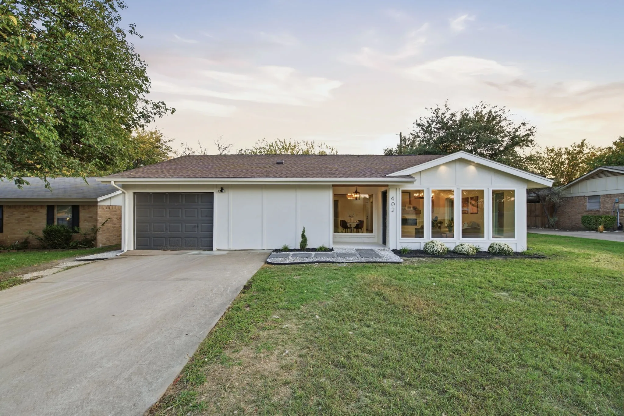 Single Family Residence For Sale in Tarrant County , 402 Pearl Street, Keller, Texas 76248, 3 Bedroom, 2 Bathroom, 1 Garage spaces, 1,337 Sqft, built in 1980, mls#21408043, Real Estate Agent in Keller, Homes For Sale in Tarrant county, Homes For Sale in Keller, Realtor in Keller Texas, Real Estate Brokerage Independent Realty Texas, Luminita Cordes Realtor