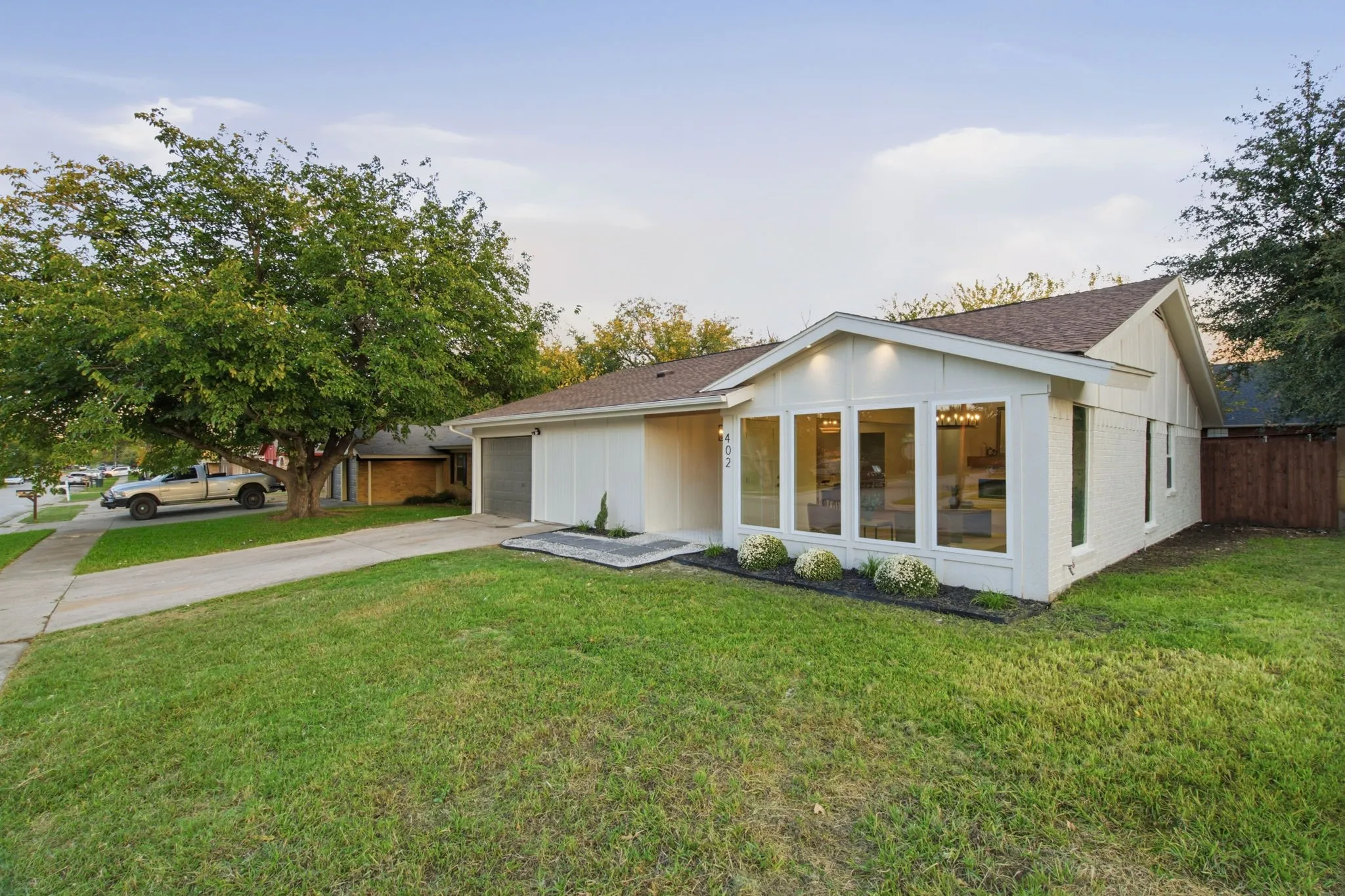 Single Family Residence For Sale in Tarrant County , 402 Pearl Street, Keller, Texas 76248, 3 Bedroom, 2 Bathroom, 1 Garage spaces, 1,337 Sqft, built in 1980, mls#21408043, Real Estate Agent in Keller, Homes For Sale in Tarrant county, Homes For Sale in Keller, Realtor in Keller Texas, Real Estate Brokerage Independent Realty Texas, Luminita Cordes Realtor