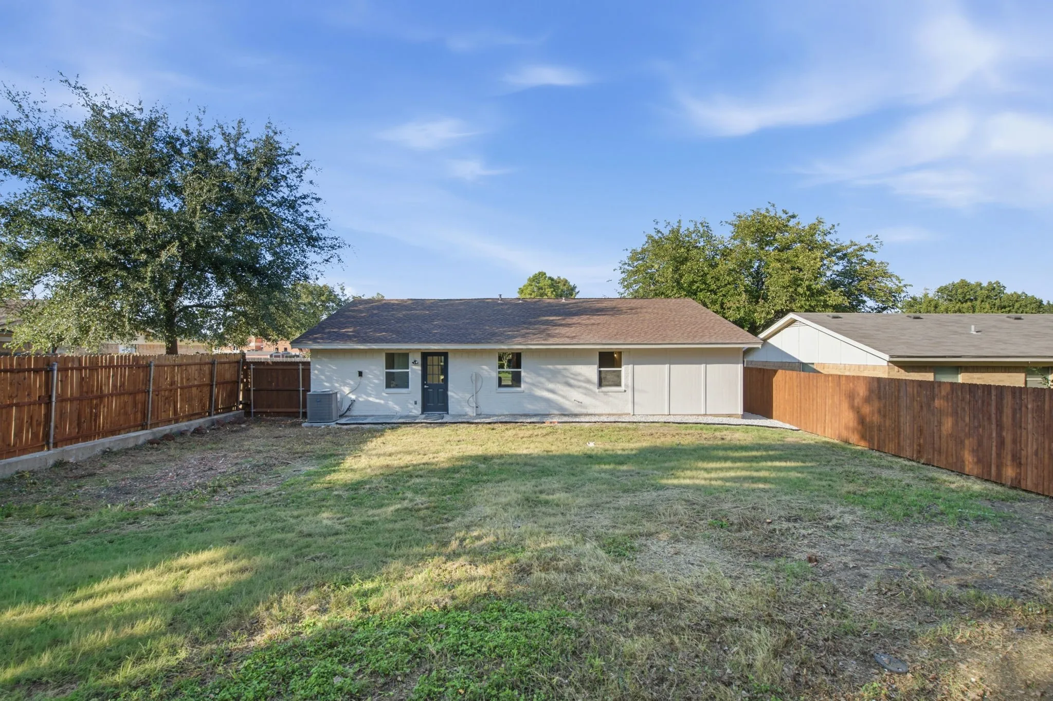 Single Family Residence For Sale in Tarrant County , 402 Pearl Street, Keller, Texas 76248, 3 Bedroom, 2 Bathroom, 1 Garage spaces, 1,337 Sqft, built in 1980, mls#21408043, Real Estate Agent in Keller, Homes For Sale in Tarrant county, Homes For Sale in Keller, Realtor in Keller Texas, Real Estate Brokerage Independent Realty Texas, Luminita Cordes Realtor