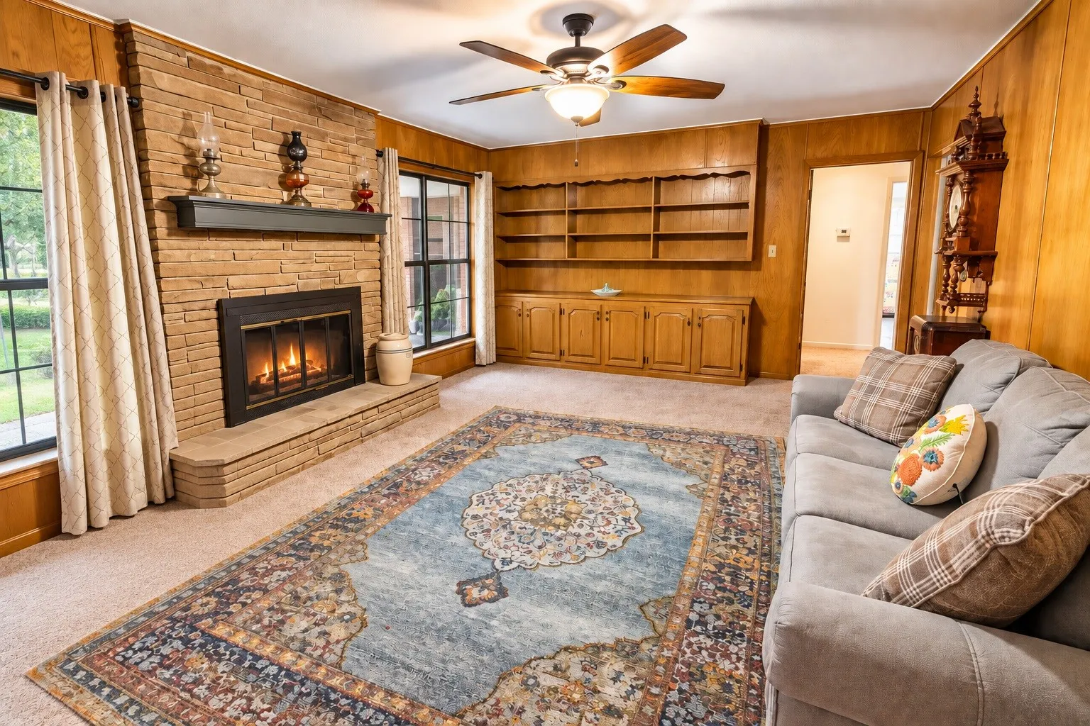 Single Family Residence For Sale in Kaufman County , 907 N Elm Street, Kemp, Texas 75143, 3 Bedroom, 3 Bathroom, 2 Garage spaces, 2,302 Sqft, built in 1961, mls#21404047, Real Estate Agent in Kemp, Homes For Sale in Kaufman county, Homes For Sale in Kemp, Realtor in Kemp Texas, Real Estate Brokerage Independent Realty Texas, Luminita Cordes Realtor