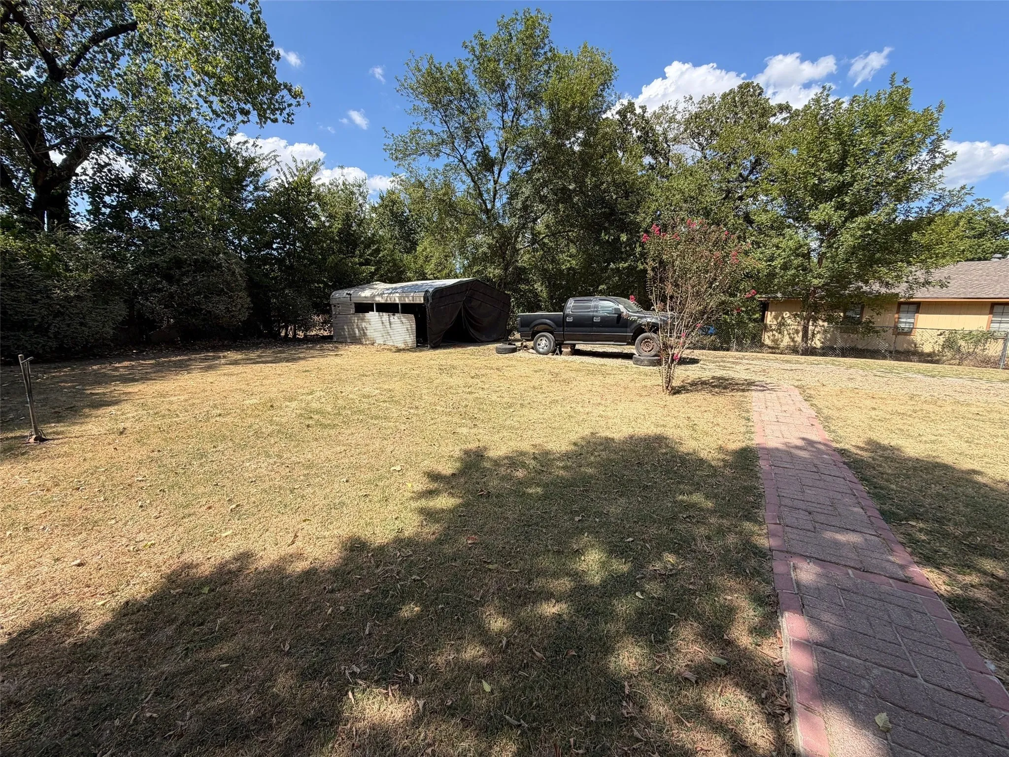 Single Family Residence For Sale in Dallas County , 2317 Coldbrook Lane, Dallas, Texas 75253, 3 Bedroom, 2 Bathroom, 1 Garage spaces, 1,049 Sqft, built in 1955, mls#21407868, Real Estate Agent in Dallas, Homes For Sale in Dallas county, Homes For Sale in Dallas, Realtor in Dallas Texas, Real Estate Brokerage Independent Realty Texas, Luminita Cordes Realtor