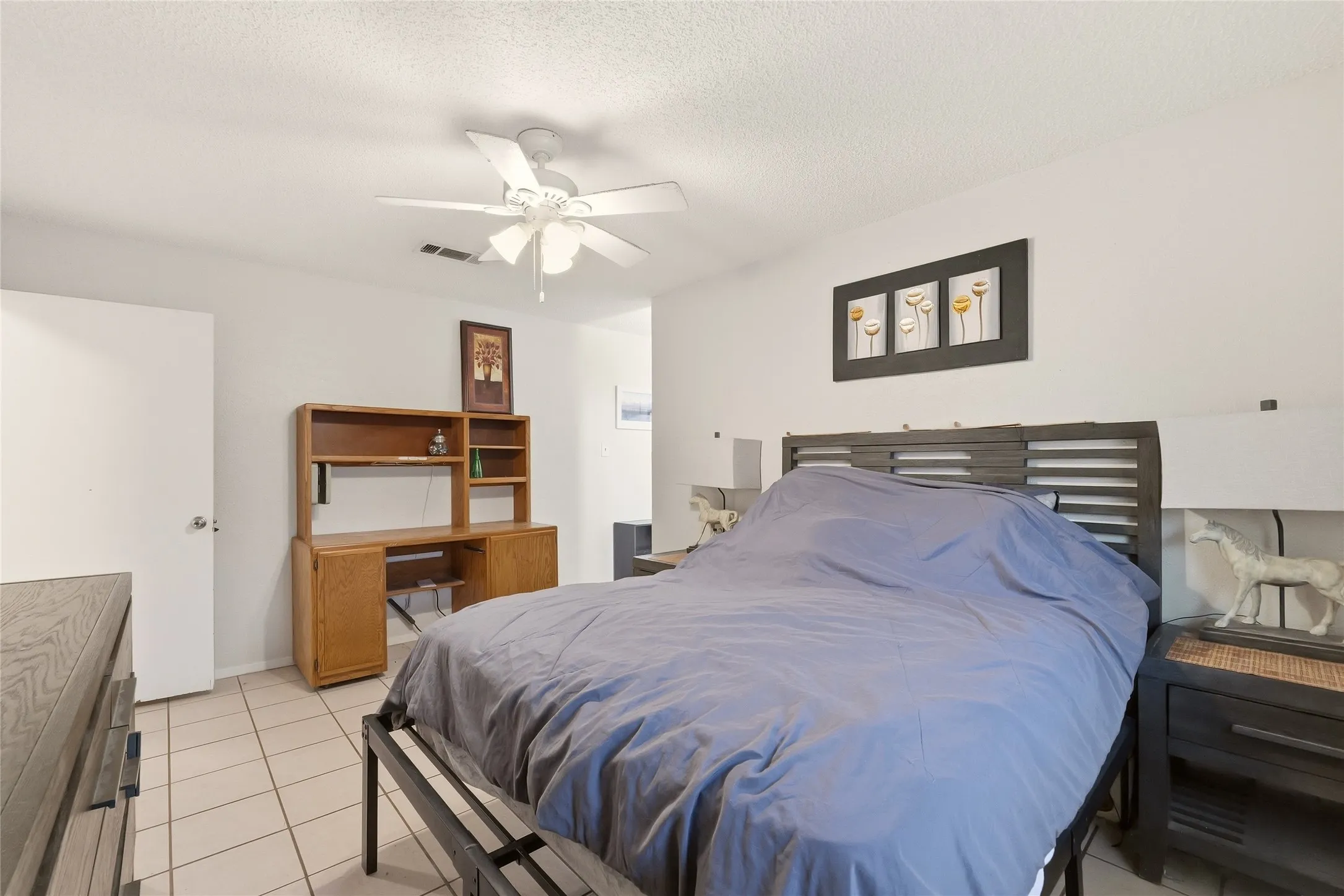 Single Family Residence For Sale in Hood County , 914 Meadowlark Lane, Granbury, Texas 76048, 3 Bedroom, 2 Bathroom, 1 Garage spaces, 1,497 Sqft, built in 1984, mls#21407998, Real Estate Agent in Granbury, Homes For Sale in Hood county, Homes For Sale in Granbury, Realtor in Granbury Texas, Real Estate Brokerage Independent Realty Texas, Luminita Cordes Realtor