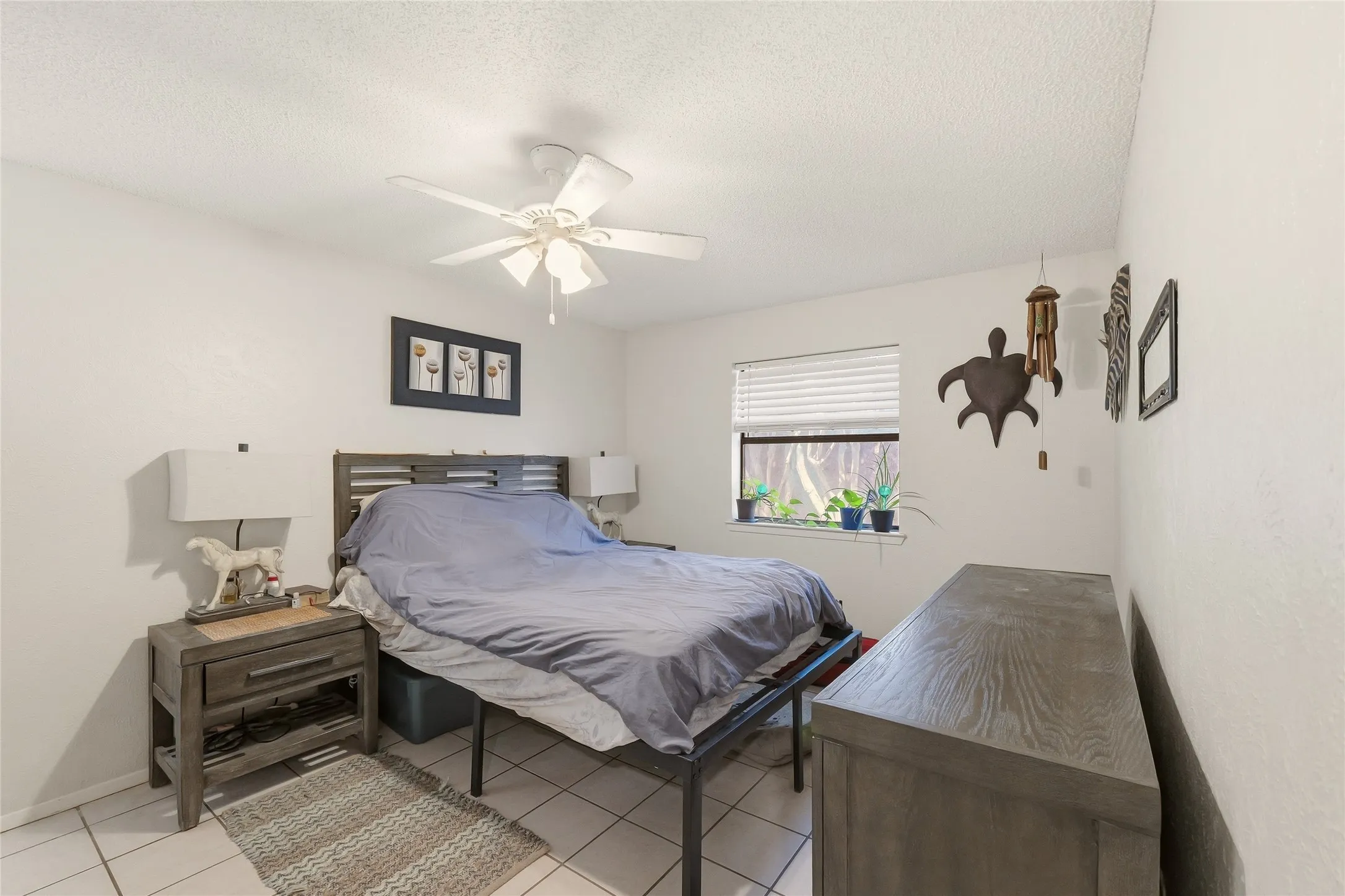 Single Family Residence For Sale in Hood County , 914 Meadowlark Lane, Granbury, Texas 76048, 3 Bedroom, 2 Bathroom, 1 Garage spaces, 1,497 Sqft, built in 1984, mls#21407998, Real Estate Agent in Granbury, Homes For Sale in Hood county, Homes For Sale in Granbury, Realtor in Granbury Texas, Real Estate Brokerage Independent Realty Texas, Luminita Cordes Realtor