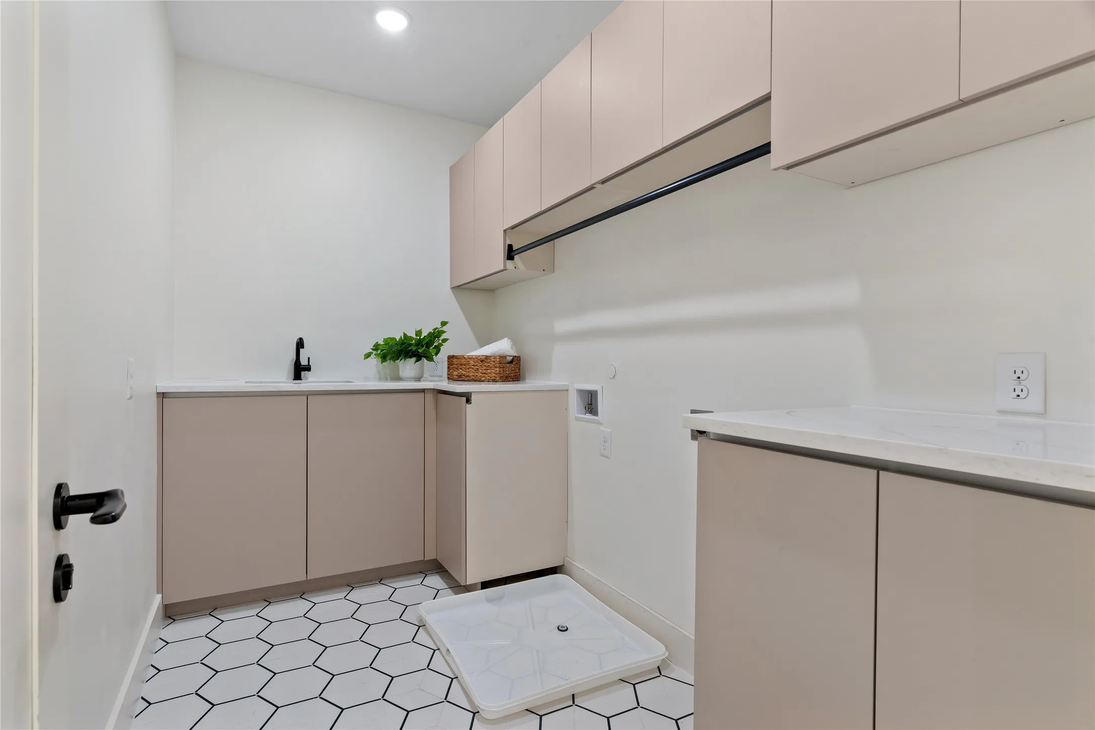 Single Family Residence For Sale in Dallas County , 6720 Mabel Avenue, Dallas, Texas 75209, 3 Bedroom, 3 Bathroom, 2 Garage spaces, 2,387 Sqft, built in 2026, mls#21406264, Real Estate Agent in Dallas, Homes For Sale in Dallas county, Homes For Sale in Dallas, Realtor in Dallas Texas, Real Estate Brokerage Independent Realty Texas, Luminita Cordes Realtor