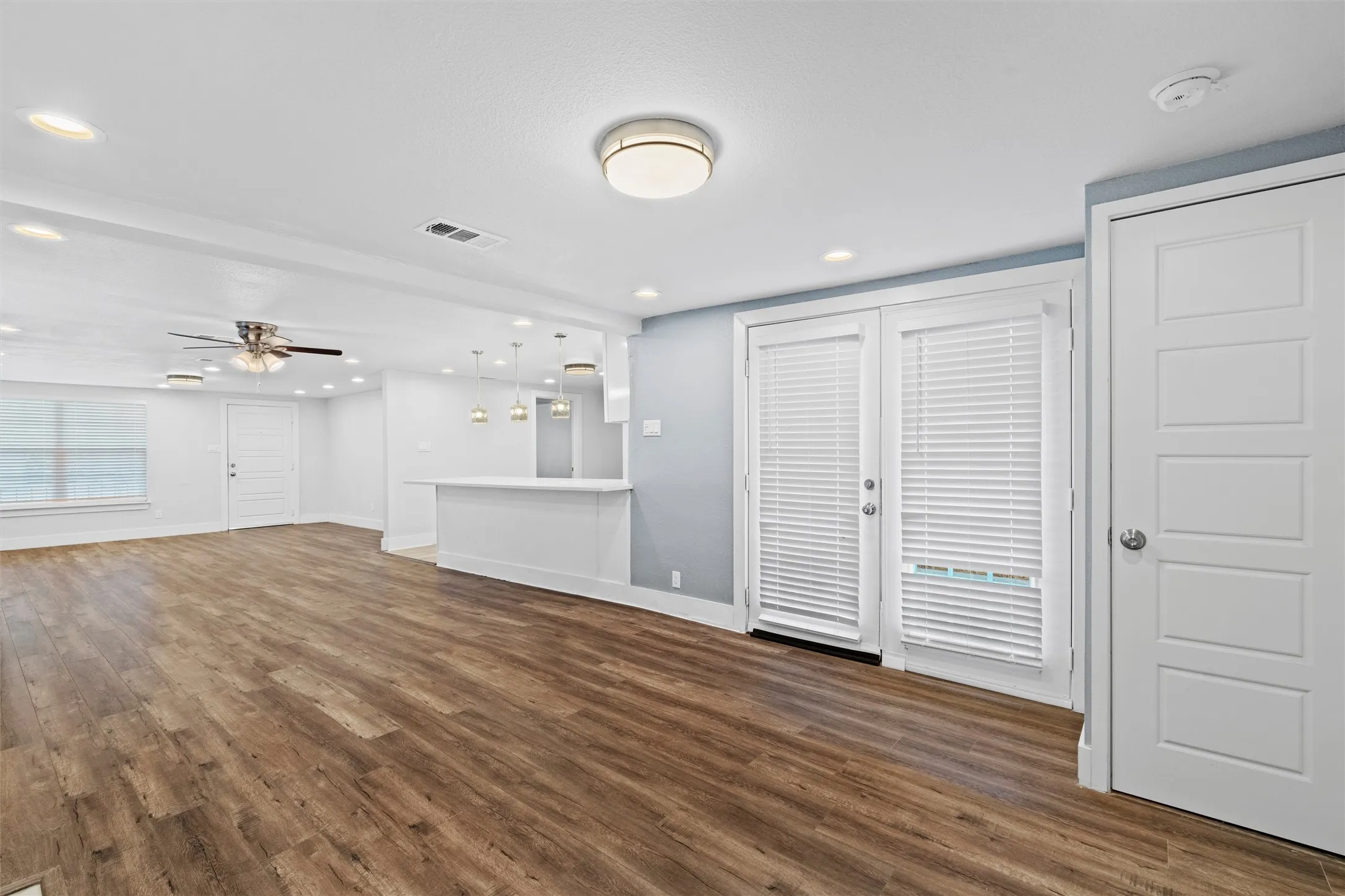 Single Family Residence For Rent in Dallas County , 3514 Larry Street, Rowlett, Texas 75088, 4 Bedroom, 2 Bathroom, Garage spaces, 1,885 Sqft, built in 1970, mls#21407974, Real Estate Agent in Rowlett, Homes For Rent in Dallas county, Homes For Rent in Rowlett, Realtor in Rowlett Texas, Real Estate Brokerage Independent Realty Texas, Luminita Cordes Realtor