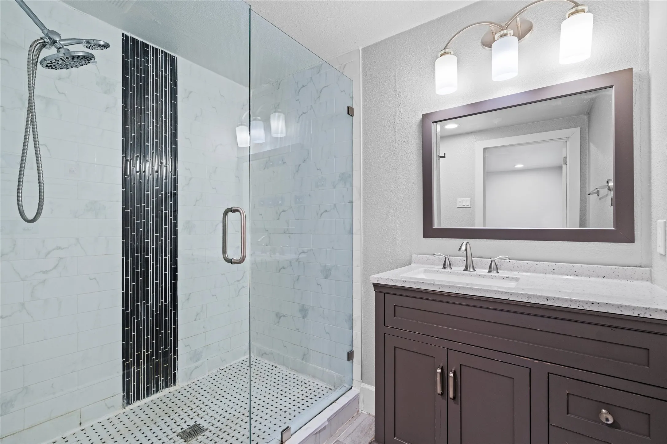 Single Family Residence For Rent in Dallas County , 3514 Larry Street, Rowlett, Texas 75088, 4 Bedroom, 2 Bathroom, Garage spaces, 1,885 Sqft, built in 1970, mls#21407974, Real Estate Agent in Rowlett, Homes For Rent in Dallas county, Homes For Rent in Rowlett, Realtor in Rowlett Texas, Real Estate Brokerage Independent Realty Texas, Luminita Cordes Realtor