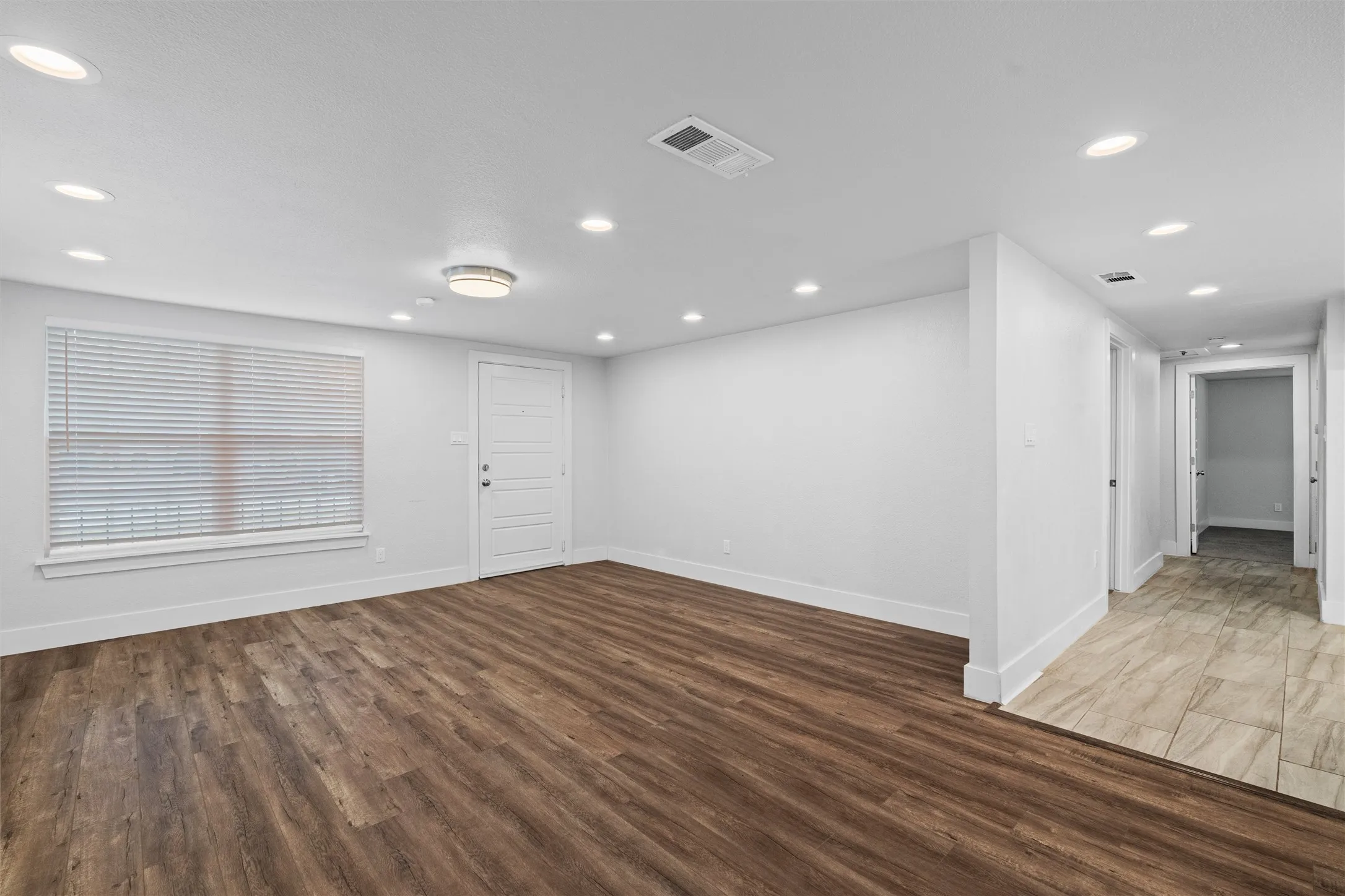 Single Family Residence For Rent in Dallas County , 3514 Larry Street, Rowlett, Texas 75088, 4 Bedroom, 2 Bathroom, Garage spaces, 1,885 Sqft, built in 1970, mls#21407974, Real Estate Agent in Rowlett, Homes For Rent in Dallas county, Homes For Rent in Rowlett, Realtor in Rowlett Texas, Real Estate Brokerage Independent Realty Texas, Luminita Cordes Realtor