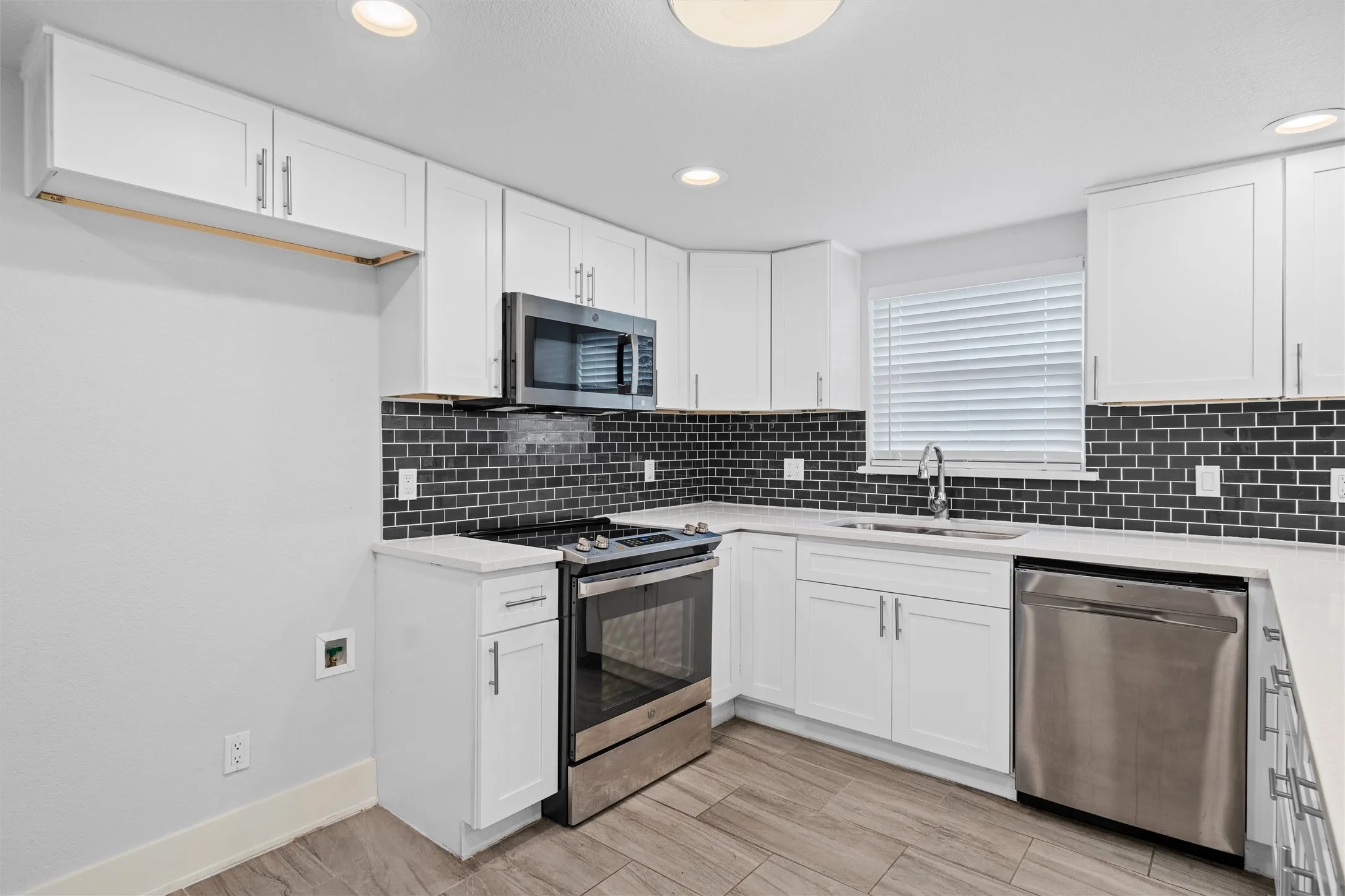Single Family Residence For Rent in Dallas County , 3514 Larry Street, Rowlett, Texas 75088, 4 Bedroom, 2 Bathroom, Garage spaces, 1,885 Sqft, built in 1970, mls#21407974, Real Estate Agent in Rowlett, Homes For Rent in Dallas county, Homes For Rent in Rowlett, Realtor in Rowlett Texas, Real Estate Brokerage Independent Realty Texas, Luminita Cordes Realtor