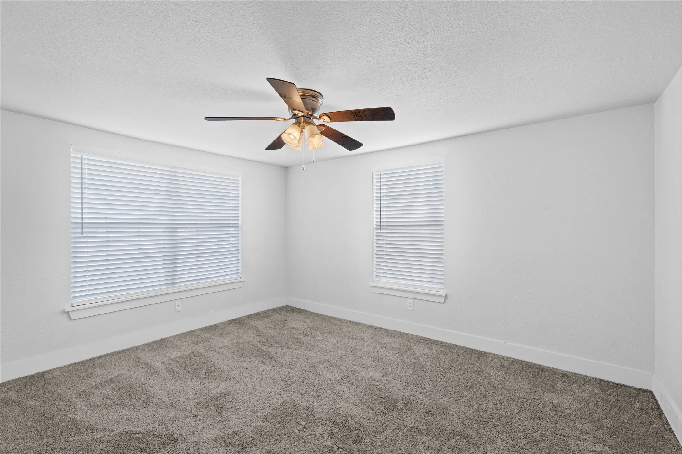 Single Family Residence For Rent in Dallas County , 3514 Larry Street, Rowlett, Texas 75088, 4 Bedroom, 2 Bathroom, Garage spaces, 1,885 Sqft, built in 1970, mls#21407974, Real Estate Agent in Rowlett, Homes For Rent in Dallas county, Homes For Rent in Rowlett, Realtor in Rowlett Texas, Real Estate Brokerage Independent Realty Texas, Luminita Cordes Realtor