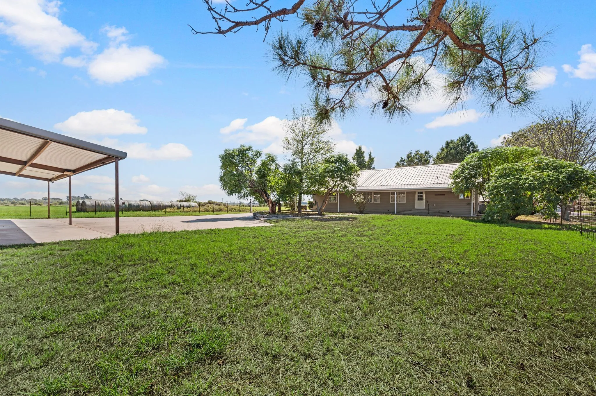 Manufactured Home For Rent in Hood County , 4103 Tolar Highway, Tolar, Texas 76476, 3 Bedroom, 2 Bathroom, 4 Garage spaces, 1,800 Sqft, built in 2003, mls#21407726, Real Estate Agent in Tolar, Homes For Rent in Hood county, Homes For Rent in Tolar, Realtor in Tolar Texas, Real Estate Brokerage Independent Realty Texas, Luminita Cordes Realtor
