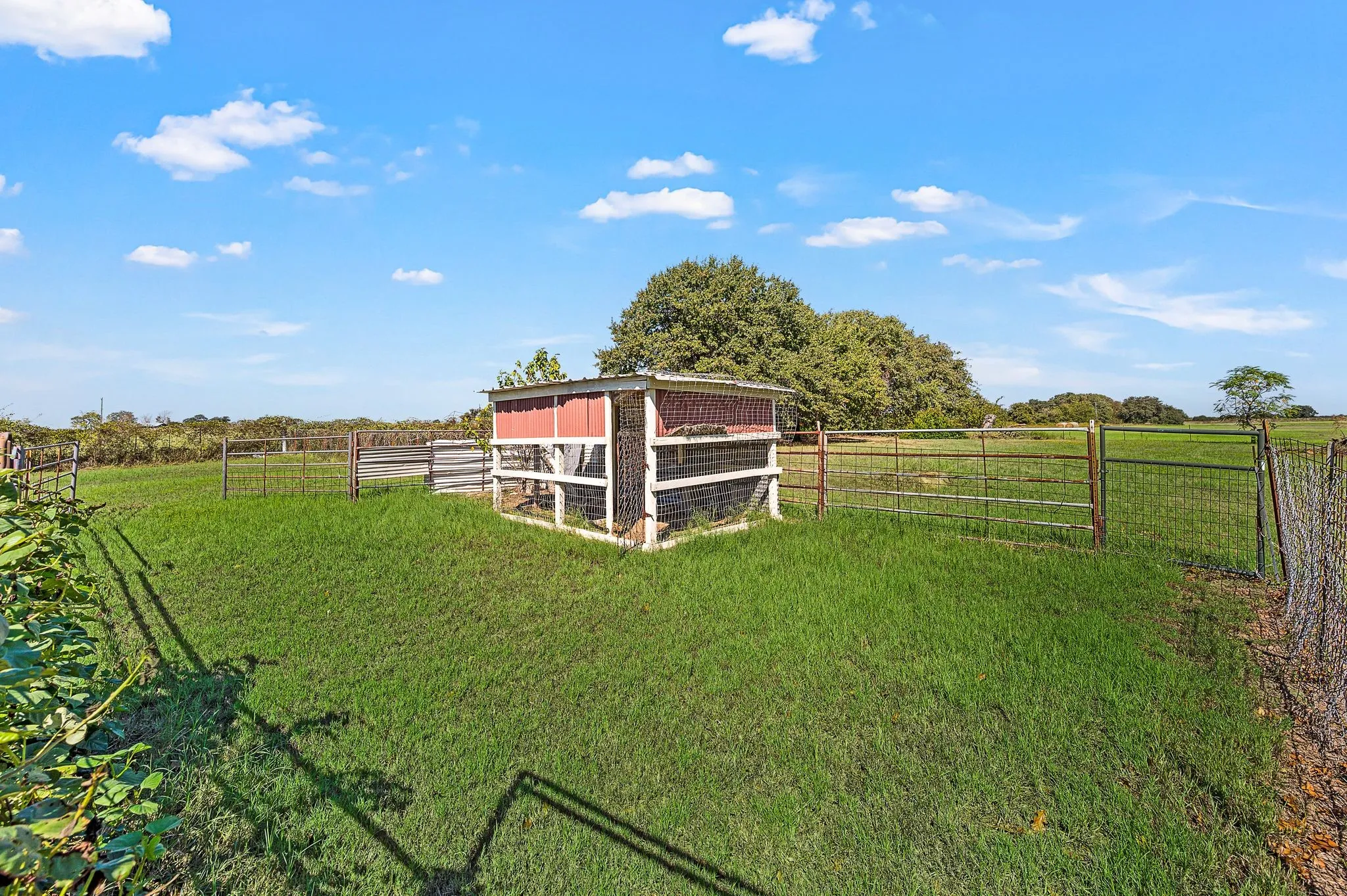 Manufactured Home For Rent in Hood County , 4103 Tolar Highway, Tolar, Texas 76476, 3 Bedroom, 2 Bathroom, 4 Garage spaces, 1,800 Sqft, built in 2003, mls#21407726, Real Estate Agent in Tolar, Homes For Rent in Hood county, Homes For Rent in Tolar, Realtor in Tolar Texas, Real Estate Brokerage Independent Realty Texas, Luminita Cordes Realtor