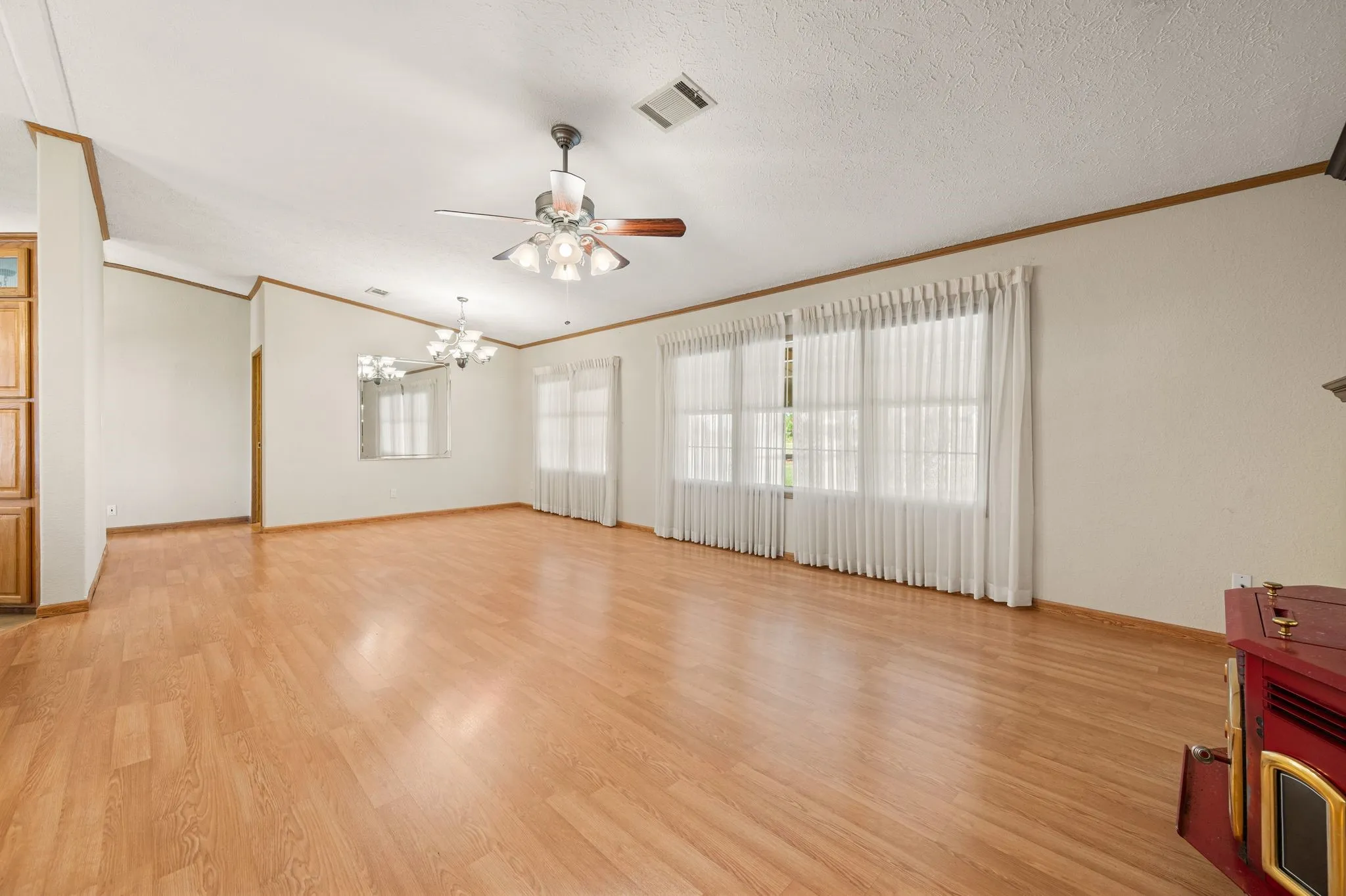 Manufactured Home For Rent in Hood County , 4103 Tolar Highway, Tolar, Texas 76476, 3 Bedroom, 2 Bathroom, 4 Garage spaces, 1,800 Sqft, built in 2003, mls#21407726, Real Estate Agent in Tolar, Homes For Rent in Hood county, Homes For Rent in Tolar, Realtor in Tolar Texas, Real Estate Brokerage Independent Realty Texas, Luminita Cordes Realtor