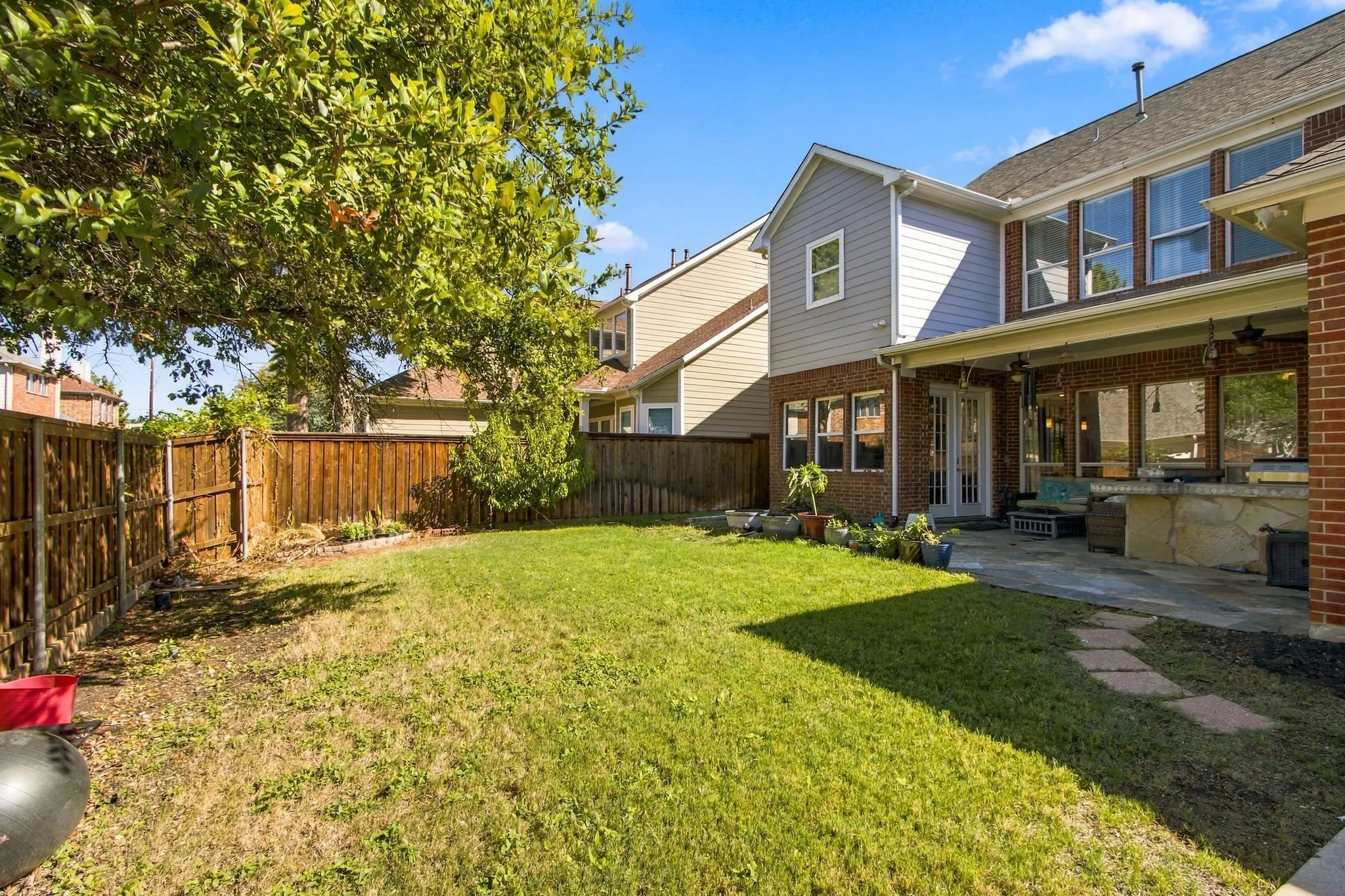 Single Family Residence For Sale in Denton County , 1833 Auburn Drive, Carrollton, Texas 75007, 4 Bedroom, 3 Bathroom, 2 Garage spaces, 3,717 Sqft, built in 2001, mls#21401664, Real Estate Agent in Carrollton, Homes For Sale in Denton county, Homes For Sale in Carrollton, Realtor in Carrollton Texas, Real Estate Brokerage Independent Realty Texas, Luminita Cordes Realtor