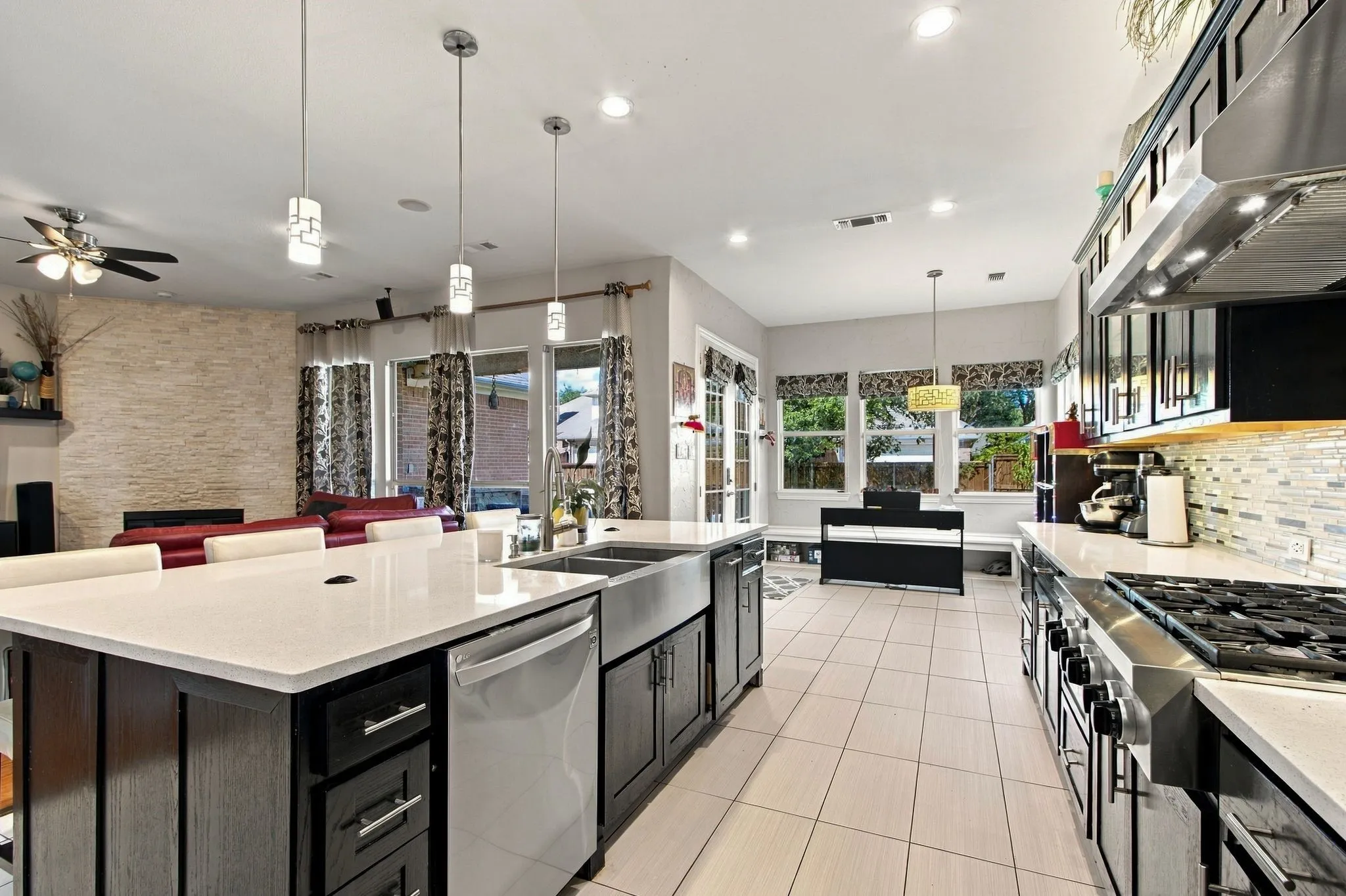 Single Family Residence For Sale in Denton County , 1833 Auburn Drive, Carrollton, Texas 75007, 4 Bedroom, 3 Bathroom, 2 Garage spaces, 3,717 Sqft, built in 2001, mls#21401664, Real Estate Agent in Carrollton, Homes For Sale in Denton county, Homes For Sale in Carrollton, Realtor in Carrollton Texas, Real Estate Brokerage Independent Realty Texas, Luminita Cordes Realtor