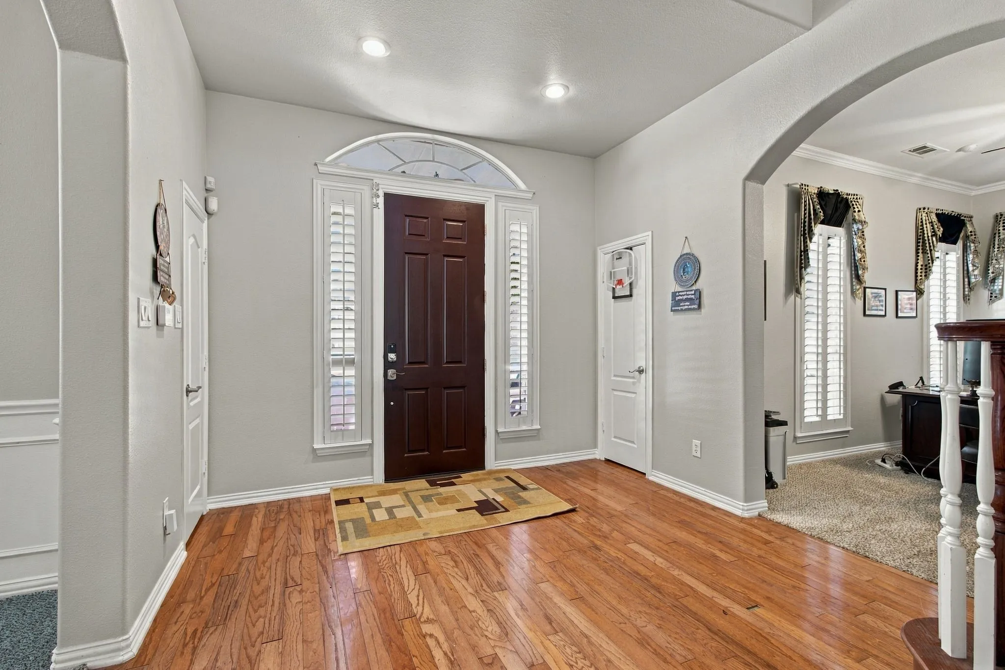 Single Family Residence For Sale in Denton County , 1833 Auburn Drive, Carrollton, Texas 75007, 4 Bedroom, 3 Bathroom, 2 Garage spaces, 3,717 Sqft, built in 2001, mls#21401664, Real Estate Agent in Carrollton, Homes For Sale in Denton county, Homes For Sale in Carrollton, Realtor in Carrollton Texas, Real Estate Brokerage Independent Realty Texas, Luminita Cordes Realtor