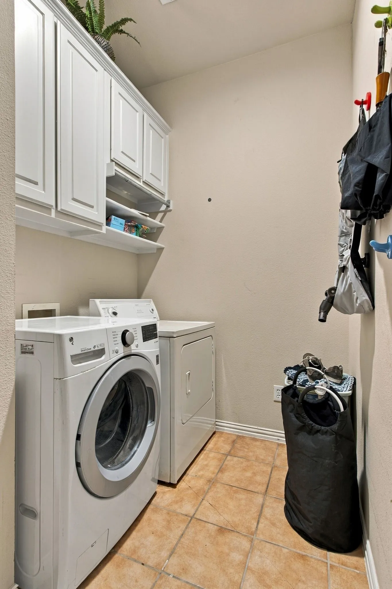 Single Family Residence For Sale in Denton County , 1833 Auburn Drive, Carrollton, Texas 75007, 4 Bedroom, 3 Bathroom, 2 Garage spaces, 3,717 Sqft, built in 2001, mls#21401664, Real Estate Agent in Carrollton, Homes For Sale in Denton county, Homes For Sale in Carrollton, Realtor in Carrollton Texas, Real Estate Brokerage Independent Realty Texas, Luminita Cordes Realtor
