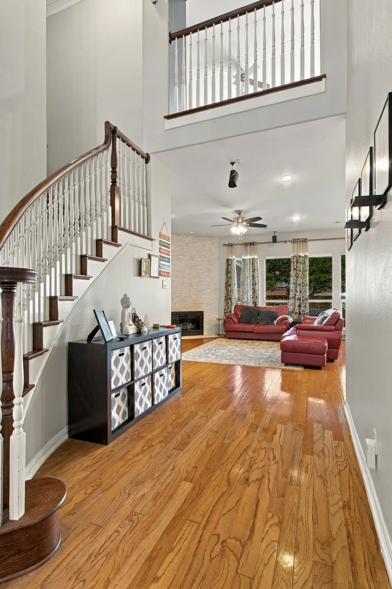 Single Family Residence For Sale in Denton County , 1833 Auburn Drive, Carrollton, Texas 75007, 4 Bedroom, 3 Bathroom, 2 Garage spaces, 3,717 Sqft, built in 2001, mls#21401664, Real Estate Agent in Carrollton, Homes For Sale in Denton county, Homes For Sale in Carrollton, Realtor in Carrollton Texas, Real Estate Brokerage Independent Realty Texas, Luminita Cordes Realtor