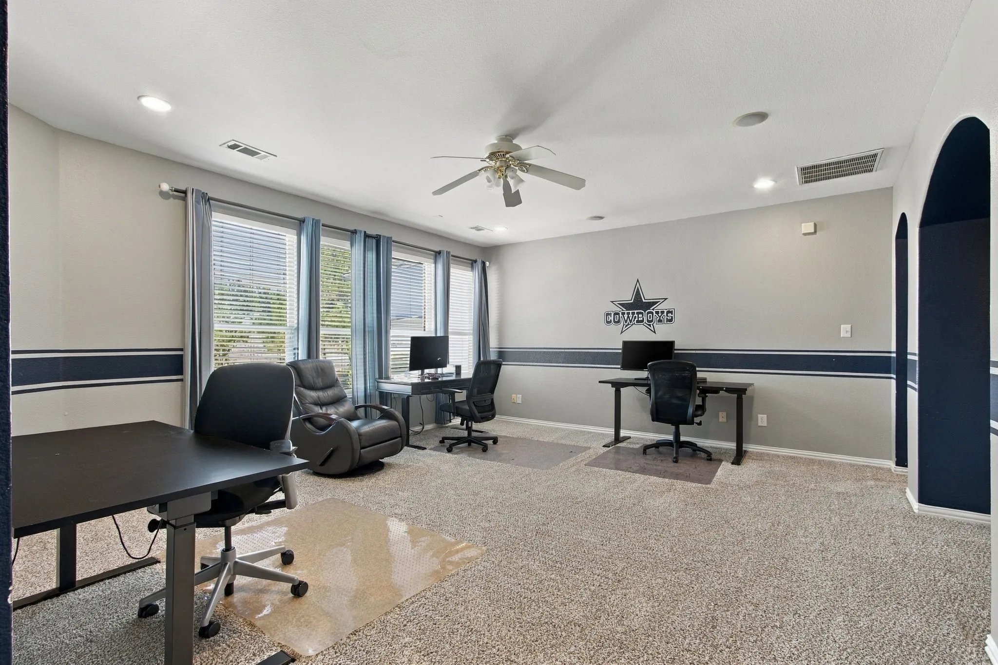Single Family Residence For Sale in Denton County , 1833 Auburn Drive, Carrollton, Texas 75007, 4 Bedroom, 3 Bathroom, 2 Garage spaces, 3,717 Sqft, built in 2001, mls#21401664, Real Estate Agent in Carrollton, Homes For Sale in Denton county, Homes For Sale in Carrollton, Realtor in Carrollton Texas, Real Estate Brokerage Independent Realty Texas, Luminita Cordes Realtor