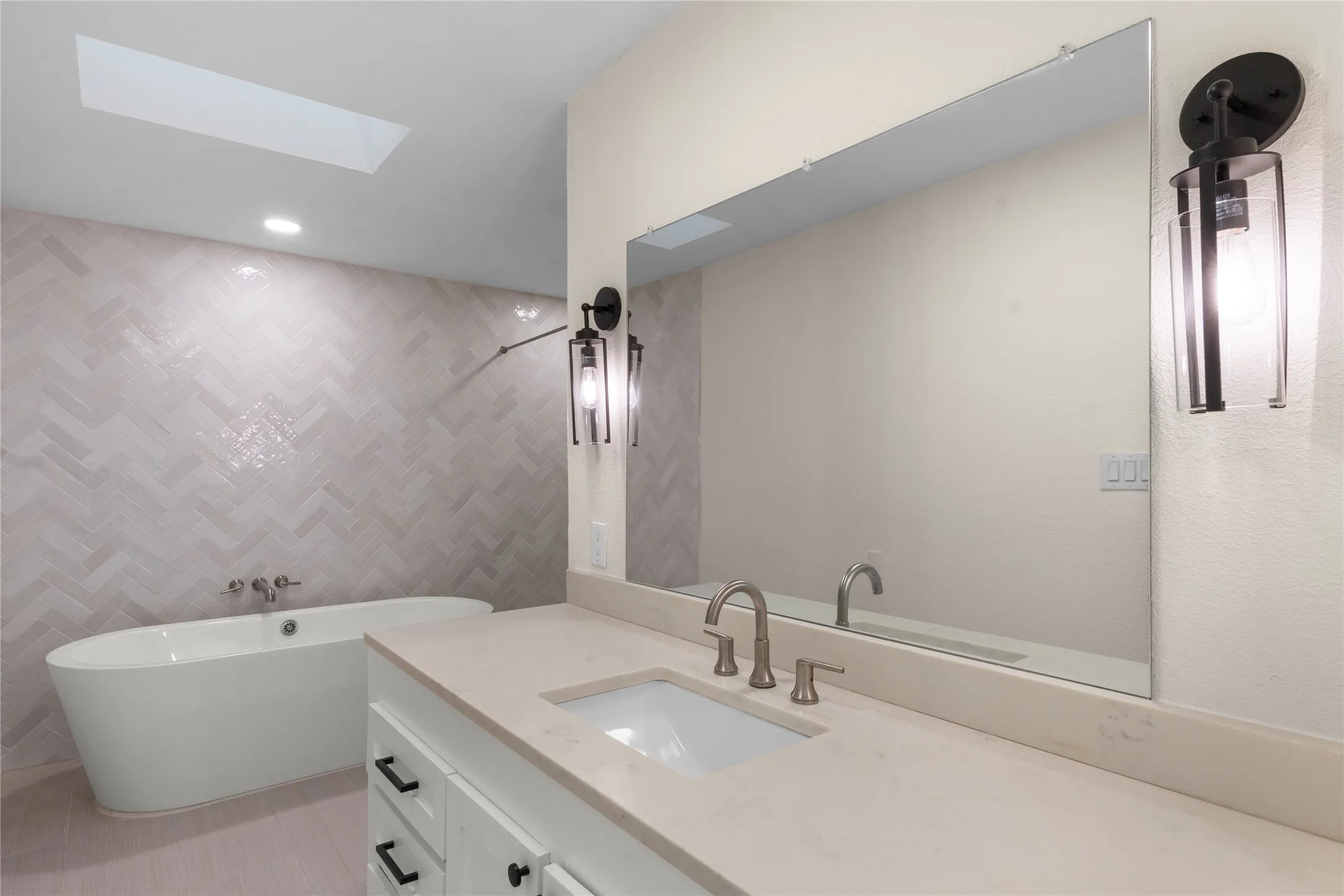 Single Family Residence For Sale in Henderson County , 109 Arrow Way, Gun Barrel City, Texas 75156, 4 Bedroom, 3 Bathroom, Garage spaces, 2,665 Sqft, built in 0, mls#21404261, Real Estate Agent in Gun Barrel City, Homes For Sale in Henderson county, Homes For Sale in Gun Barrel City, Realtor in Gun Barrel City Texas, Real Estate Brokerage Independent Realty Texas, Luminita Cordes Realtor