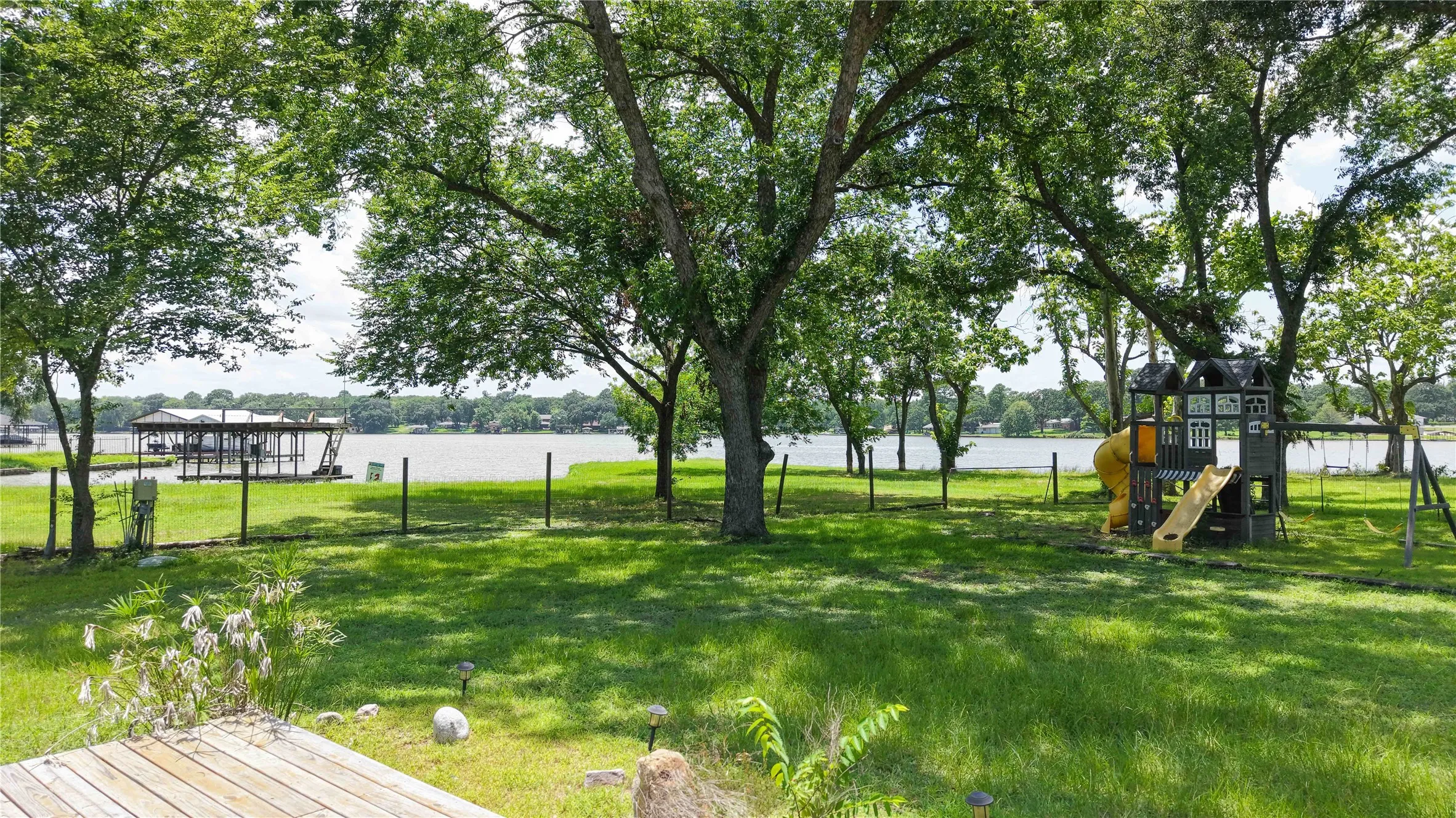 Single Family Residence For Sale in Henderson County , 109 Arrow Way, Gun Barrel City, Texas 75156, 4 Bedroom, 3 Bathroom, Garage spaces, 2,665 Sqft, built in 0, mls#21404261, Real Estate Agent in Gun Barrel City, Homes For Sale in Henderson county, Homes For Sale in Gun Barrel City, Realtor in Gun Barrel City Texas, Real Estate Brokerage Independent Realty Texas, Luminita Cordes Realtor