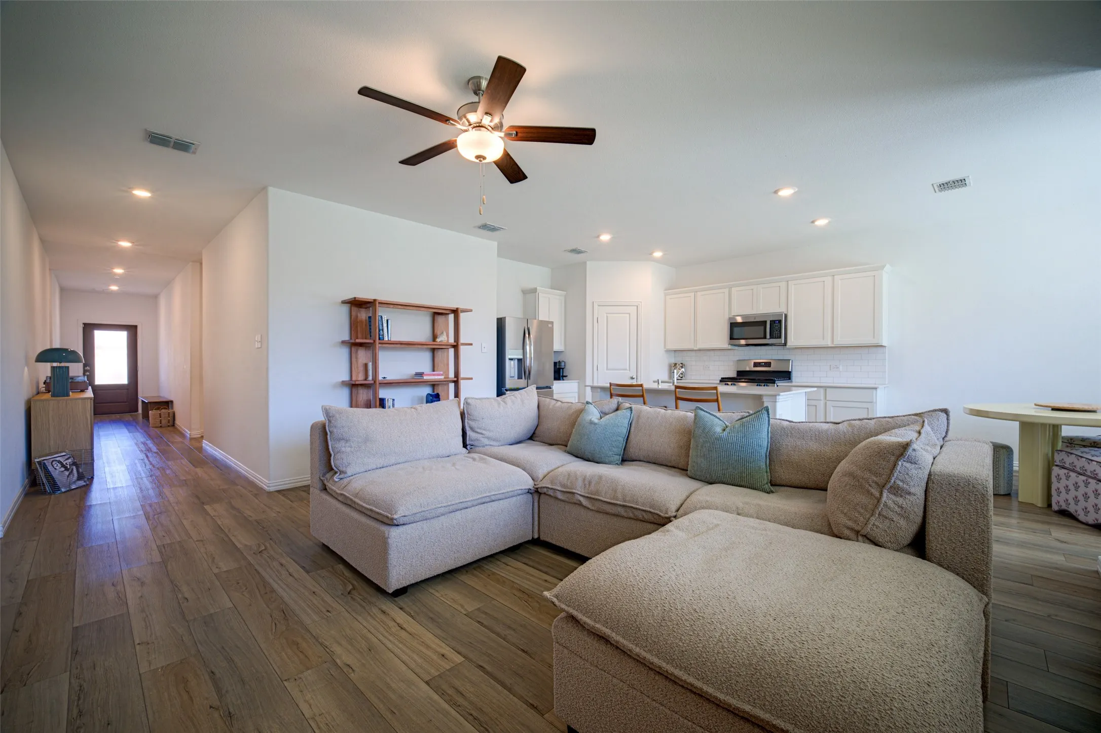 Single Family Residence For Sale in Collin County , 1203 Mahogany Lane, Princeton, Texas 75407, 4 Bedroom, 2 Bathroom, 2 Garage spaces, 1,835 Sqft, built in 2022, mls#21408056, Real Estate Agent in Princeton, Homes For Sale in Collin county, Homes For Sale in Princeton, Realtor in Princeton Texas, Real Estate Brokerage Independent Realty Texas, Luminita Cordes Realtor