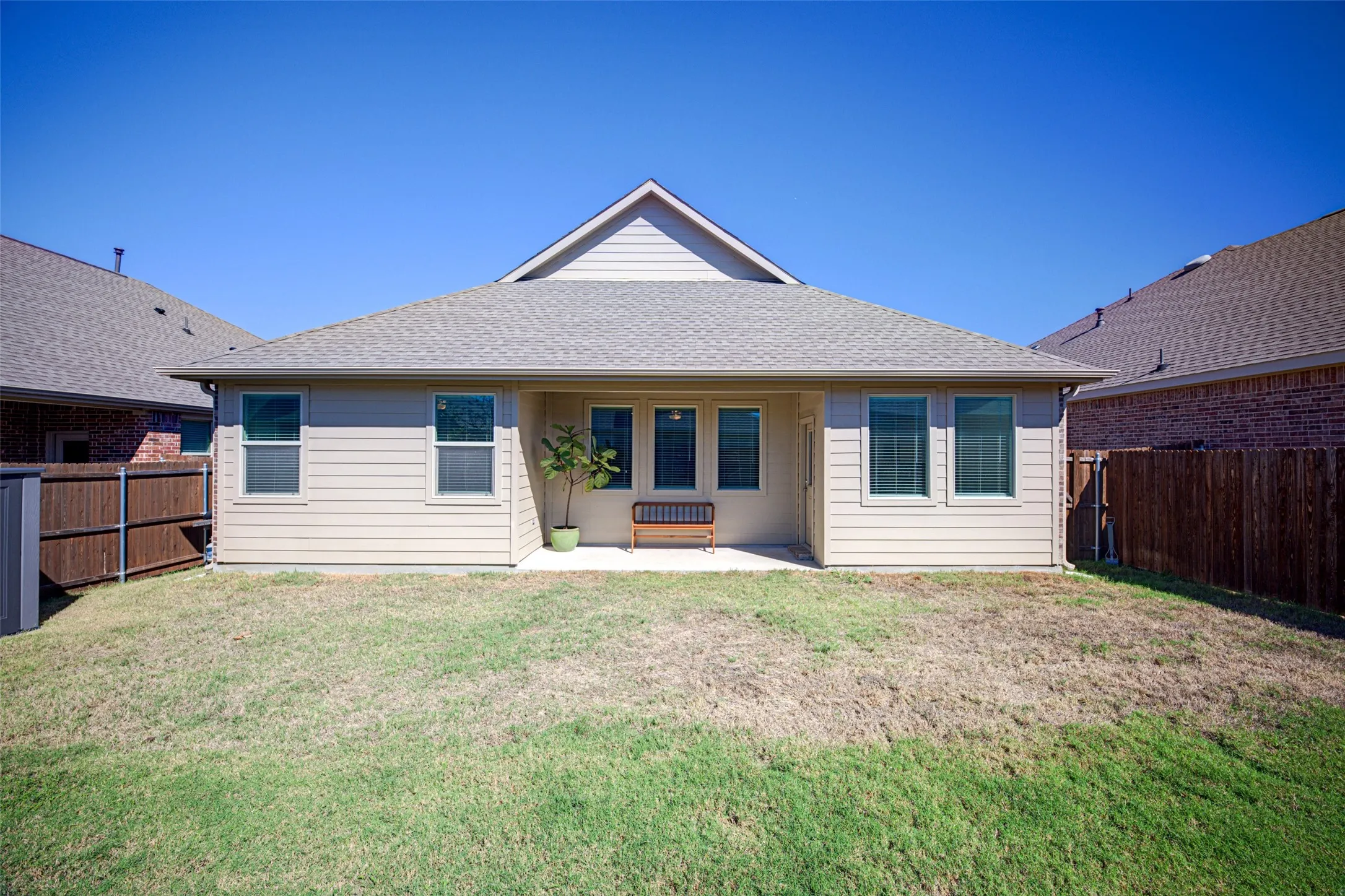 Single Family Residence For Sale in Collin County , 1203 Mahogany Lane, Princeton, Texas 75407, 4 Bedroom, 2 Bathroom, 2 Garage spaces, 1,835 Sqft, built in 2022, mls#21408056, Real Estate Agent in Princeton, Homes For Sale in Collin county, Homes For Sale in Princeton, Realtor in Princeton Texas, Real Estate Brokerage Independent Realty Texas, Luminita Cordes Realtor