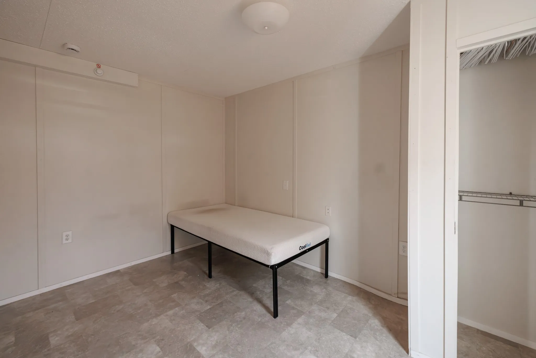 Mobile Home For Sale in Taylor County , 117 Seminole Street, Tye, Texas 79563, 2 Bedroom, 1 Bathroom, Garage spaces, 658 Sqft, built in 2017, mls#21400393, Real Estate Agent in Tye, Homes For Sale in Taylor county, Homes For Sale in Tye, Realtor in Tye Texas, Real Estate Brokerage Independent Realty Texas, Luminita Cordes Realtor