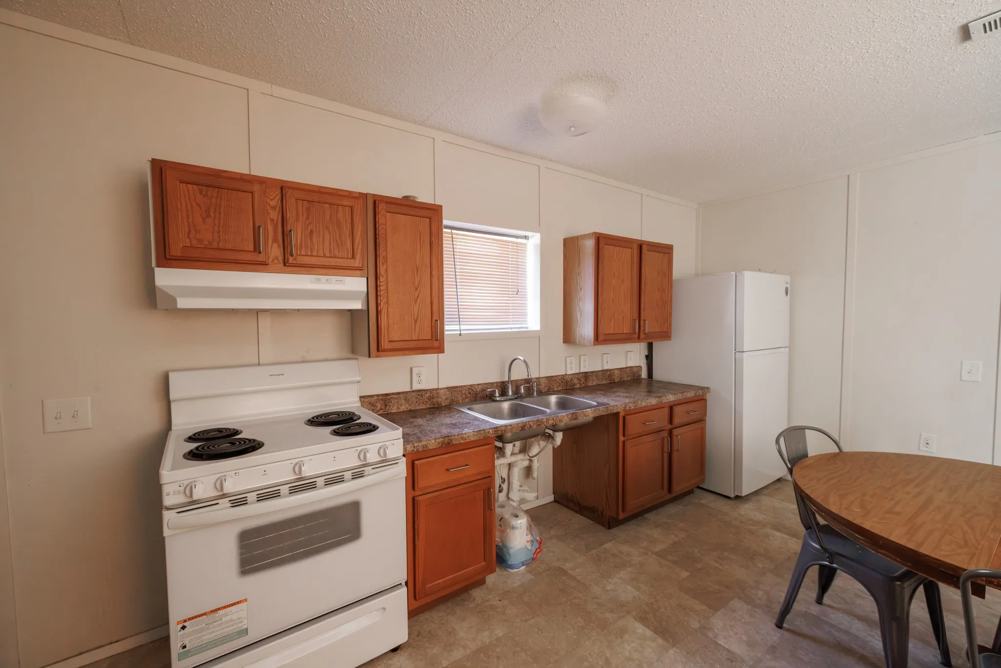 Mobile Home For Sale in Taylor County , 117 Seminole Street, Tye, Texas 79563, 2 Bedroom, 1 Bathroom, Garage spaces, 658 Sqft, built in 2017, mls#21400393, Real Estate Agent in Tye, Homes For Sale in Taylor county, Homes For Sale in Tye, Realtor in Tye Texas, Real Estate Brokerage Independent Realty Texas, Luminita Cordes Realtor