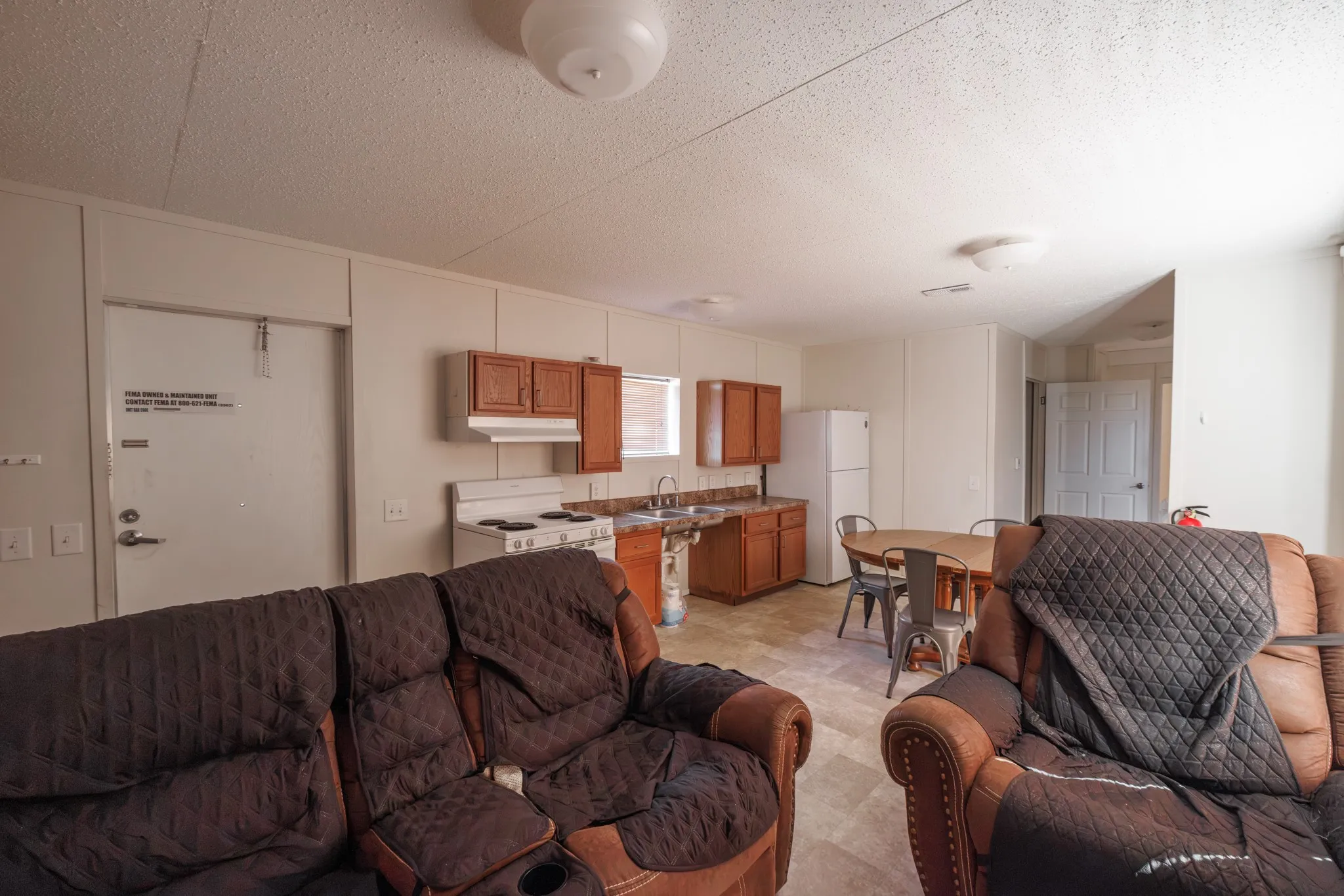 Mobile Home For Sale in Taylor County , 117 Seminole Street, Tye, Texas 79563, 2 Bedroom, 1 Bathroom, Garage spaces, 658 Sqft, built in 2017, mls#21400393, Real Estate Agent in Tye, Homes For Sale in Taylor county, Homes For Sale in Tye, Realtor in Tye Texas, Real Estate Brokerage Independent Realty Texas, Luminita Cordes Realtor