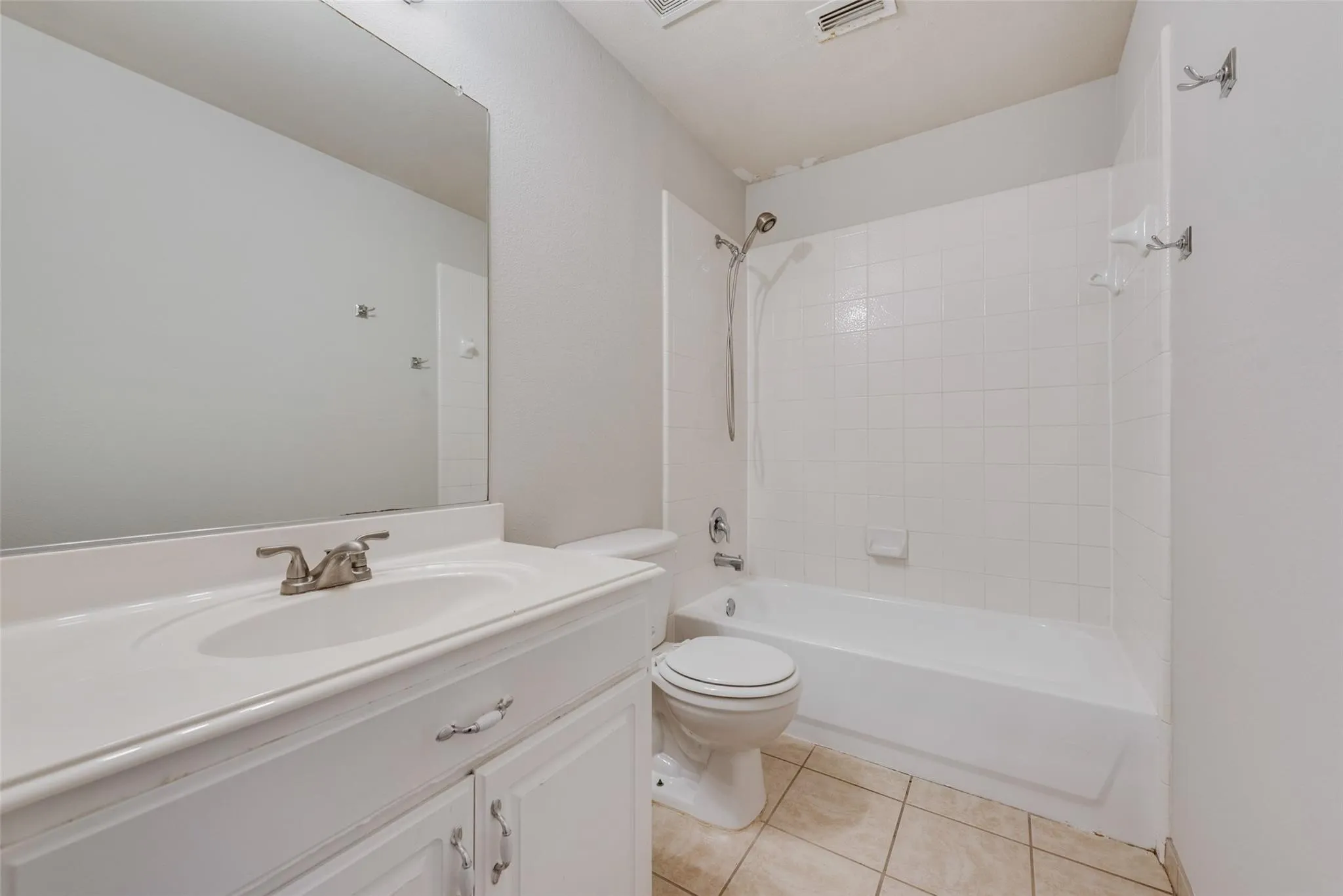 Single Family Residence For Rent in Tarrant County , 110 Millington Trail, Mansfield, Texas 76063, 4 Bedroom, 3 Bathroom, 2 Garage spaces, 2,664 Sqft, built in 2002, mls#21407035, Real Estate Agent in Mansfield, Homes For Rent in Tarrant county, Homes For Rent in Mansfield, Realtor in Mansfield Texas, Real Estate Brokerage Independent Realty Texas, Luminita Cordes Realtor