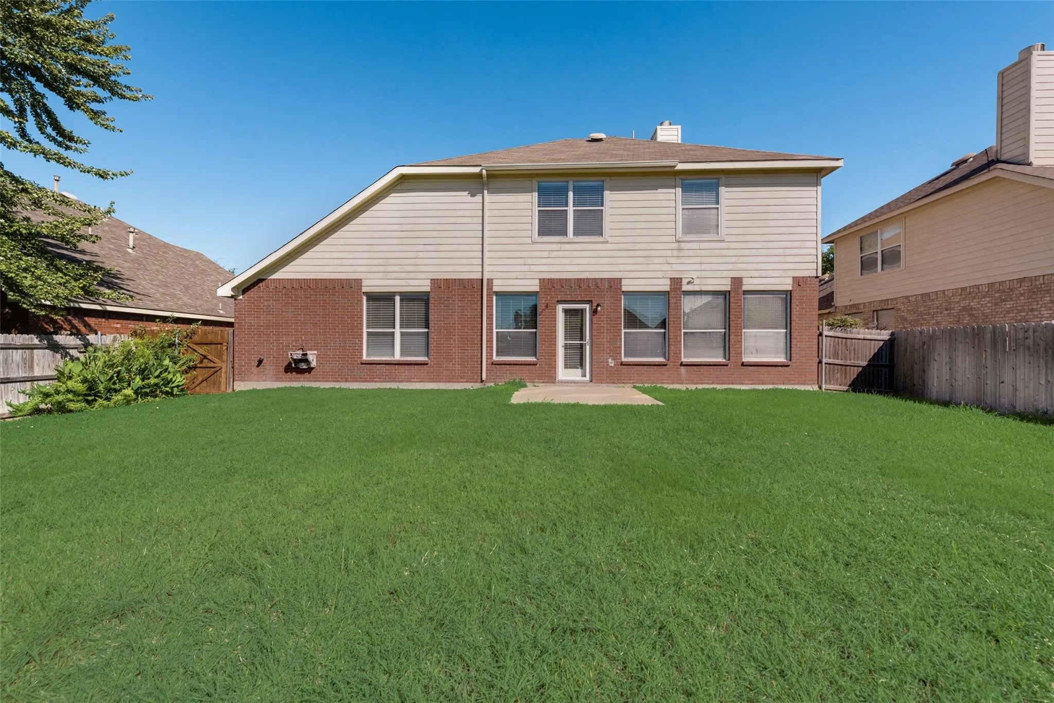 Single Family Residence For Rent in Tarrant County , 110 Millington Trail, Mansfield, Texas 76063, 4 Bedroom, 3 Bathroom, 2 Garage spaces, 2,664 Sqft, built in 2002, mls#21407035, Real Estate Agent in Mansfield, Homes For Rent in Tarrant county, Homes For Rent in Mansfield, Realtor in Mansfield Texas, Real Estate Brokerage Independent Realty Texas, Luminita Cordes Realtor