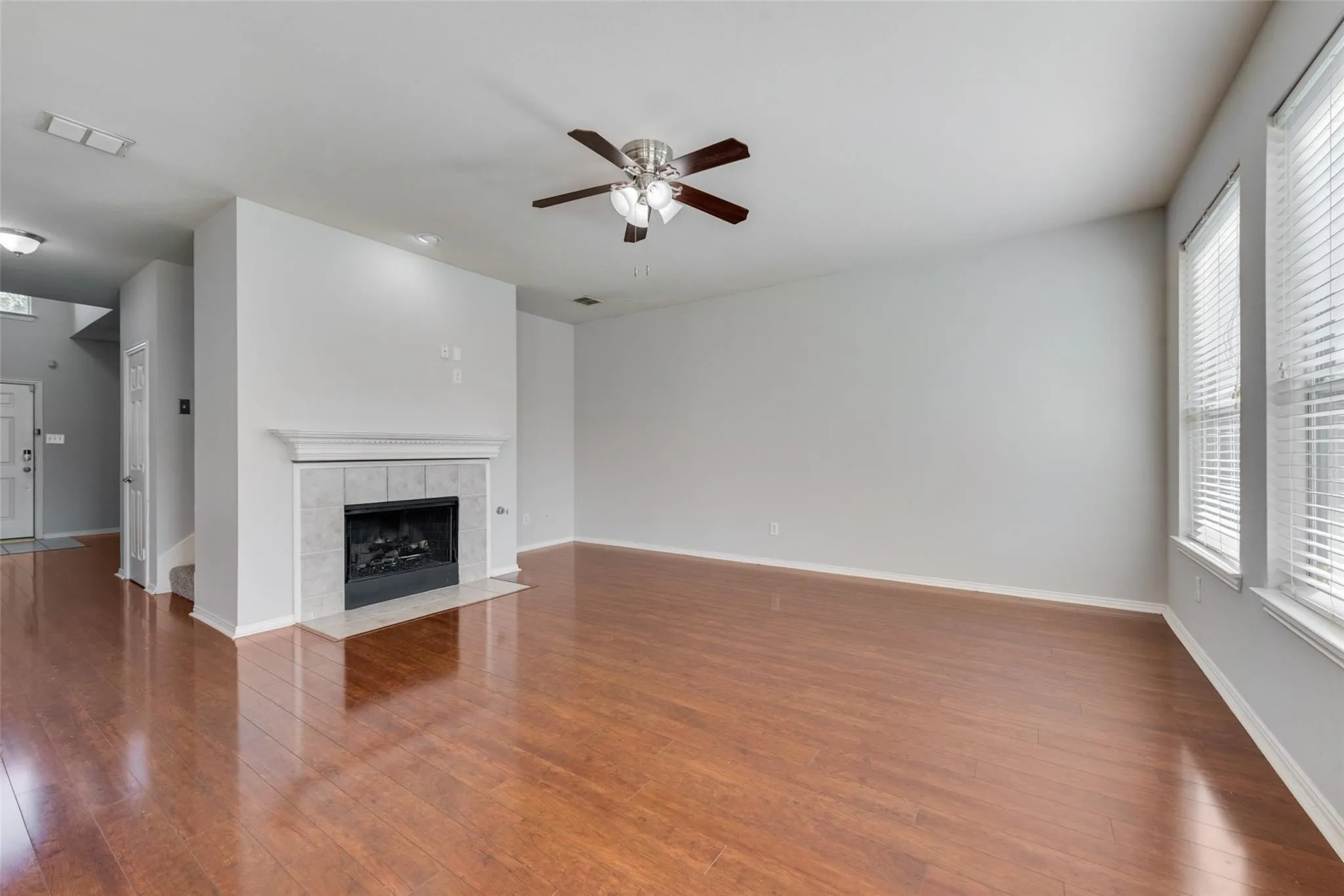 Single Family Residence For Rent in Tarrant County , 110 Millington Trail, Mansfield, Texas 76063, 4 Bedroom, 3 Bathroom, 2 Garage spaces, 2,664 Sqft, built in 2002, mls#21407035, Real Estate Agent in Mansfield, Homes For Rent in Tarrant county, Homes For Rent in Mansfield, Realtor in Mansfield Texas, Real Estate Brokerage Independent Realty Texas, Luminita Cordes Realtor