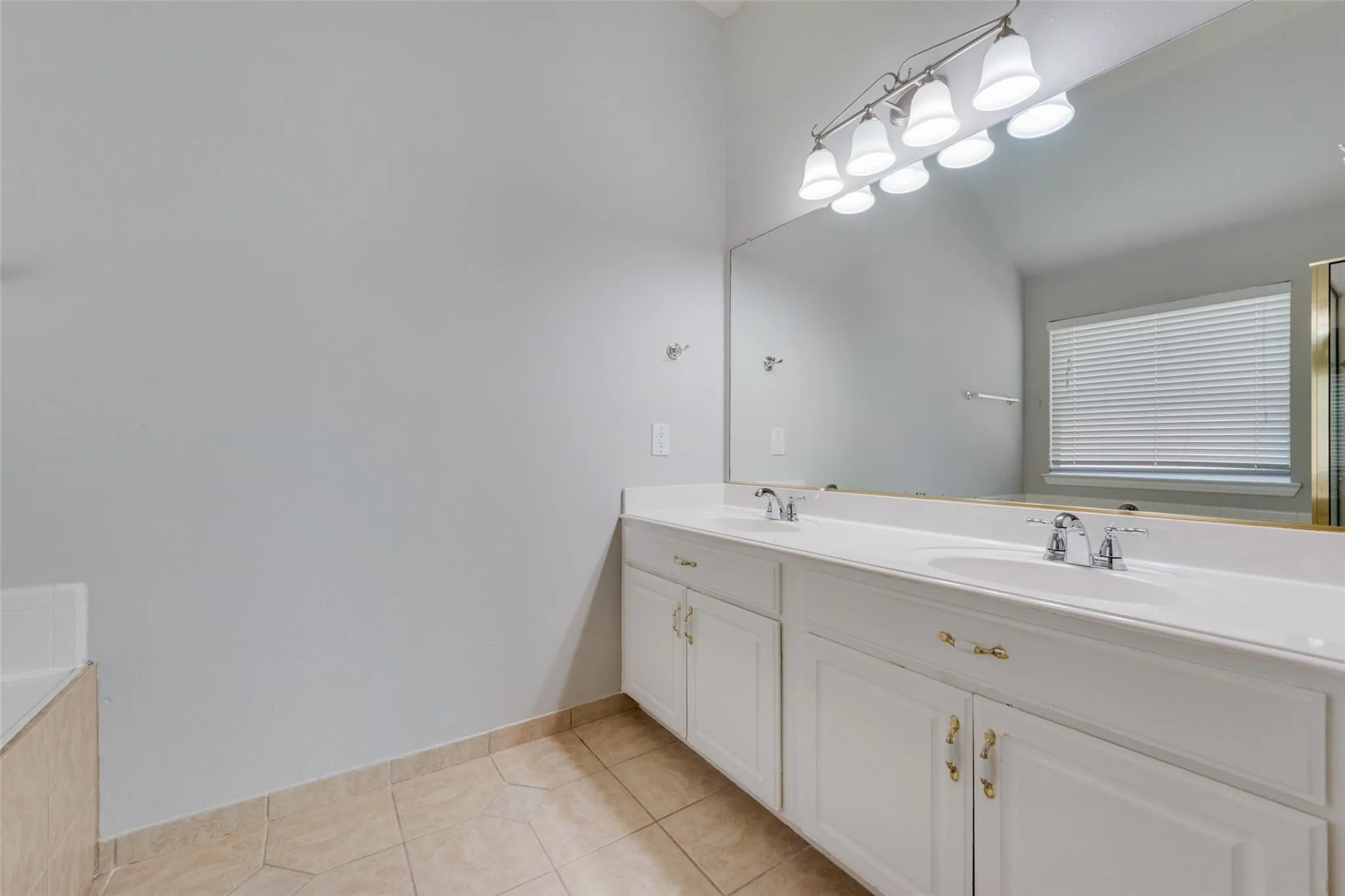 Single Family Residence For Rent in Tarrant County , 110 Millington Trail, Mansfield, Texas 76063, 4 Bedroom, 3 Bathroom, 2 Garage spaces, 2,664 Sqft, built in 2002, mls#21407035, Real Estate Agent in Mansfield, Homes For Rent in Tarrant county, Homes For Rent in Mansfield, Realtor in Mansfield Texas, Real Estate Brokerage Independent Realty Texas, Luminita Cordes Realtor