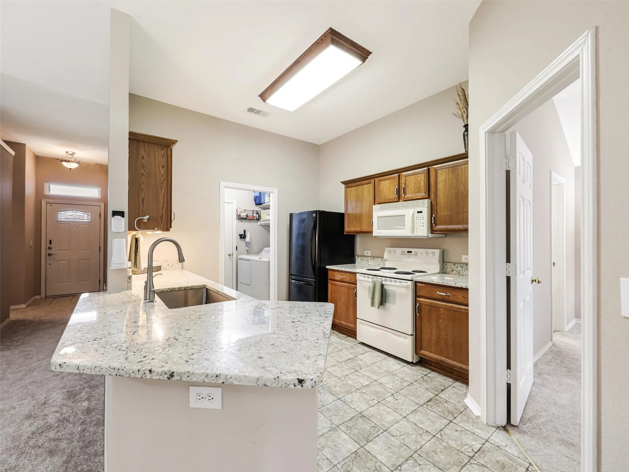 Single Family Residence For Sale in Collin County , 2109 Lilac Circle, Mc Kinney, Texas 75071, 3 Bedroom, 2 Bathroom, 2 Garage spaces, 1,406 Sqft, built in 1999, mls#21396985, Real Estate Agent in Mc Kinney, Homes For Sale in Collin county, Homes For Sale in Mc Kinney, Realtor in Mc Kinney Texas, Real Estate Brokerage Independent Realty Texas, Luminita Cordes Realtor