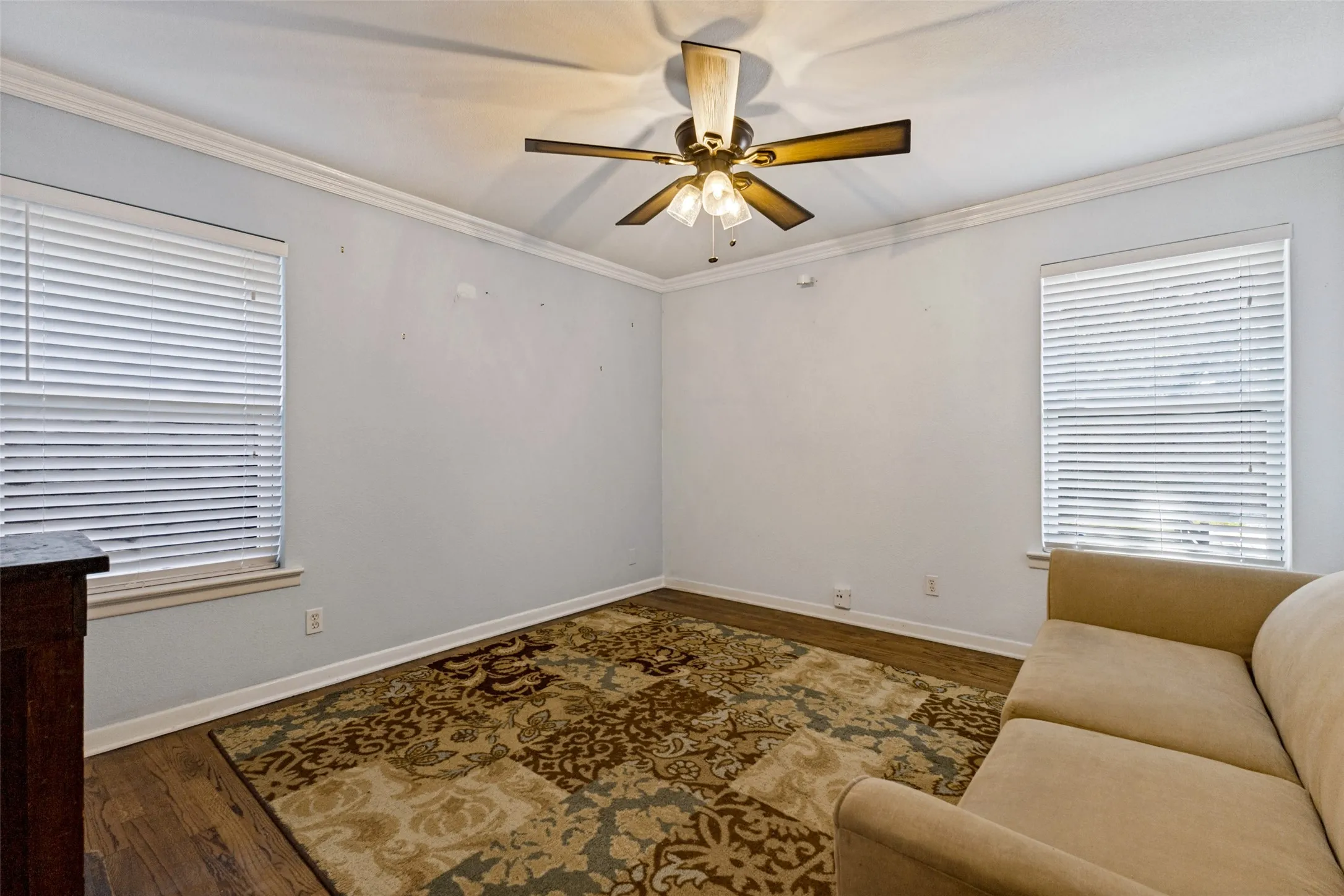 Single Family Residence For Sale in Dallas County , 10248 San Lorenzo Drive, Dallas, Texas 75228, 3 Bedroom, 2 Bathroom, 1 Garage spaces, 1,597 Sqft, built in 1954, mls#21405893, Real Estate Agent in Dallas, Homes For Sale in Dallas county, Homes For Sale in Dallas, Realtor in Dallas Texas, Real Estate Brokerage Independent Realty Texas, Luminita Cordes Realtor