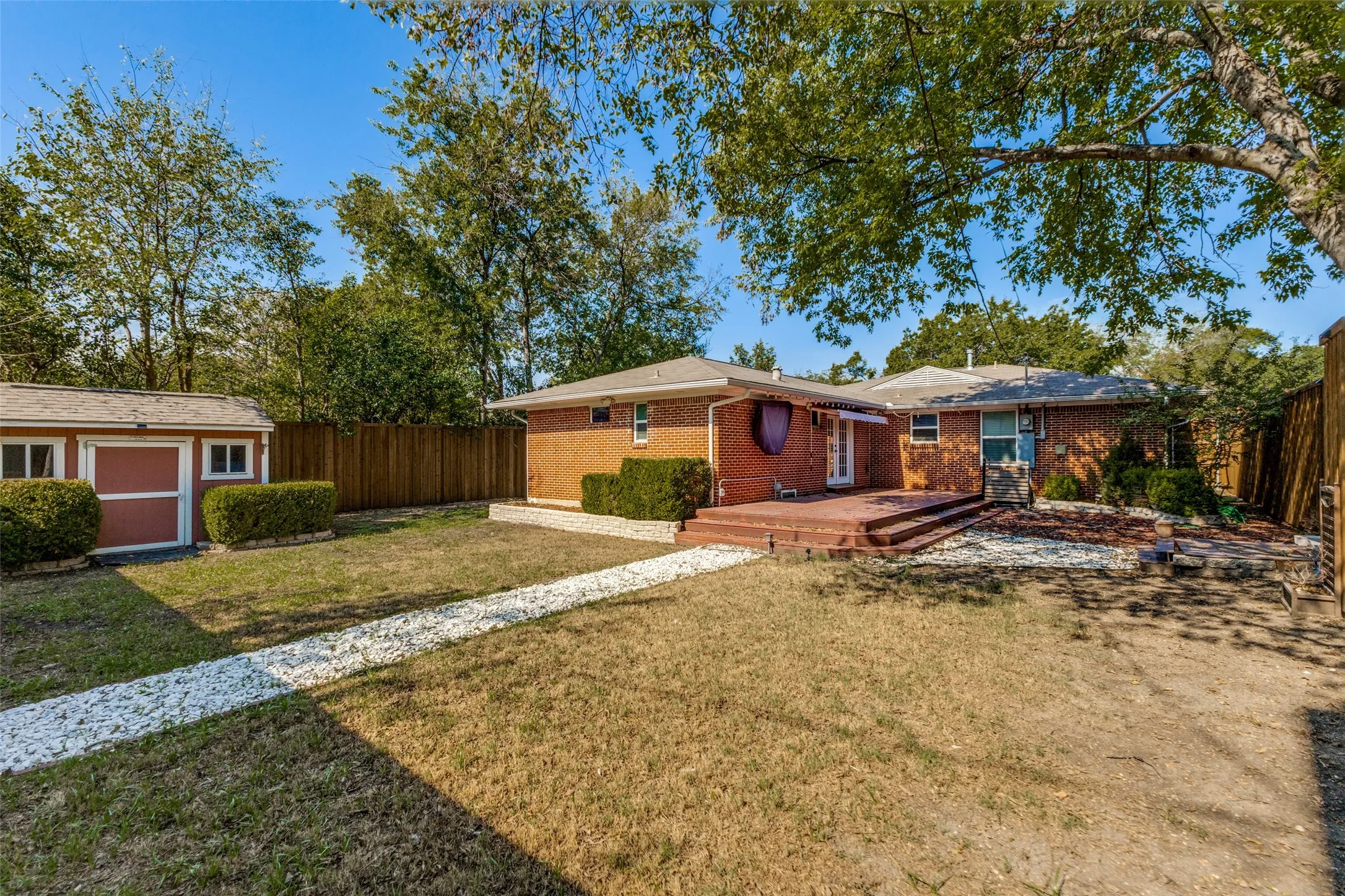 Single Family Residence For Sale in Dallas County , 10248 San Lorenzo Drive, Dallas, Texas 75228, 3 Bedroom, 2 Bathroom, 1 Garage spaces, 1,597 Sqft, built in 1954, mls#21405893, Real Estate Agent in Dallas, Homes For Sale in Dallas county, Homes For Sale in Dallas, Realtor in Dallas Texas, Real Estate Brokerage Independent Realty Texas, Luminita Cordes Realtor
