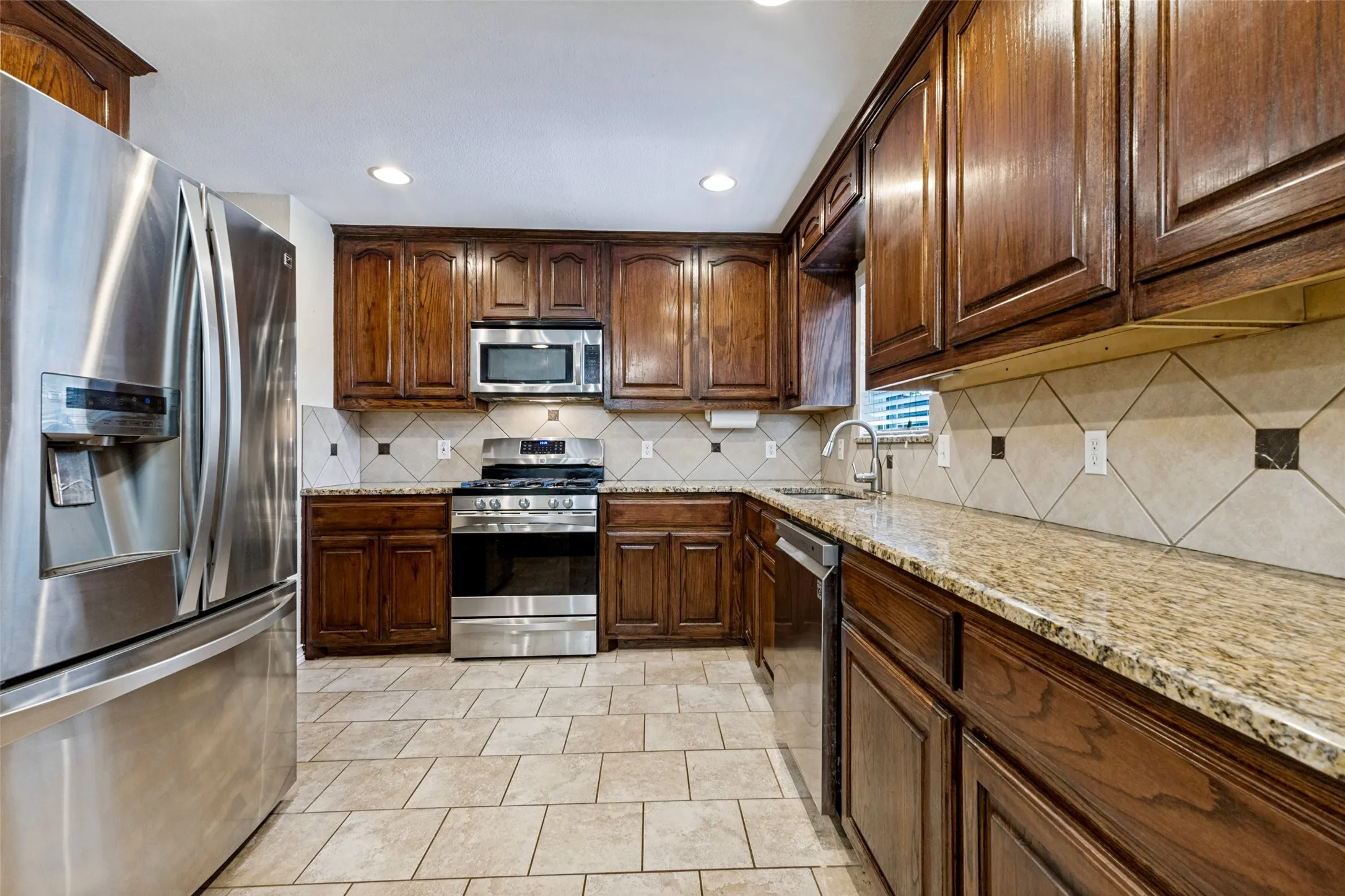 Single Family Residence For Sale in Dallas County , 10248 San Lorenzo Drive, Dallas, Texas 75228, 3 Bedroom, 2 Bathroom, 1 Garage spaces, 1,597 Sqft, built in 1954, mls#21405893, Real Estate Agent in Dallas, Homes For Sale in Dallas county, Homes For Sale in Dallas, Realtor in Dallas Texas, Real Estate Brokerage Independent Realty Texas, Luminita Cordes Realtor