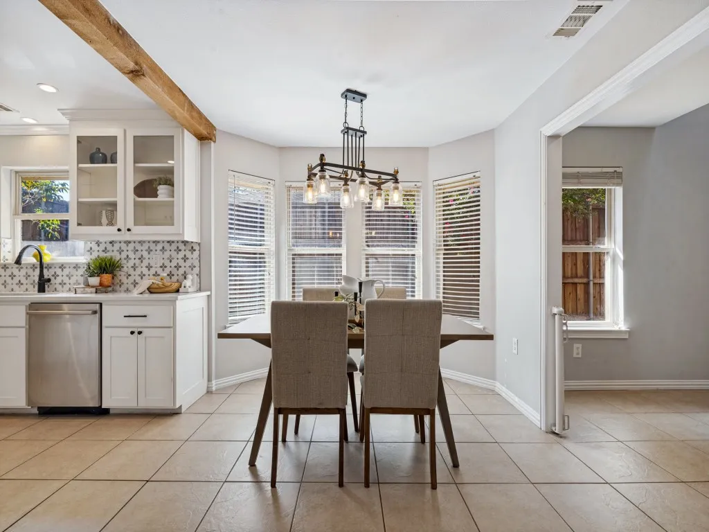 Single Family Residence For Sale in Dallas County , 1811 Centenary Drive, Richardson, Texas 75081, 4 Bedroom, 3 Bathroom, 2 Garage spaces, 2,850 Sqft, built in 1973, mls#21407770, Real Estate Agent in Richardson, Homes For Sale in Dallas county, Homes For Sale in Richardson, Realtor in Richardson Texas, Real Estate Brokerage Independent Realty Texas, Luminita Cordes Realtor