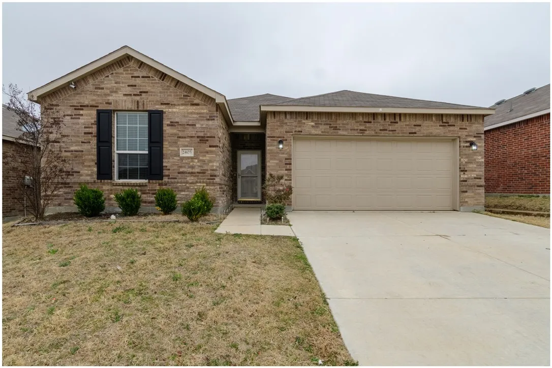 Single Family Residence For Rent in Tarrant County , 2405 Gelbray Place, Fort Worth, Texas 76131, 3 Bedroom, 2 Bathroom, 2 Garage spaces, 1,621 Sqft, built in 2013, mls#21408061, Real Estate Agent in Fort Worth, Homes For Rent in Tarrant county, Homes For Rent in Fort Worth, Realtor in Fort Worth Texas, Real Estate Brokerage Independent Realty Texas, Luminita Cordes Realtor