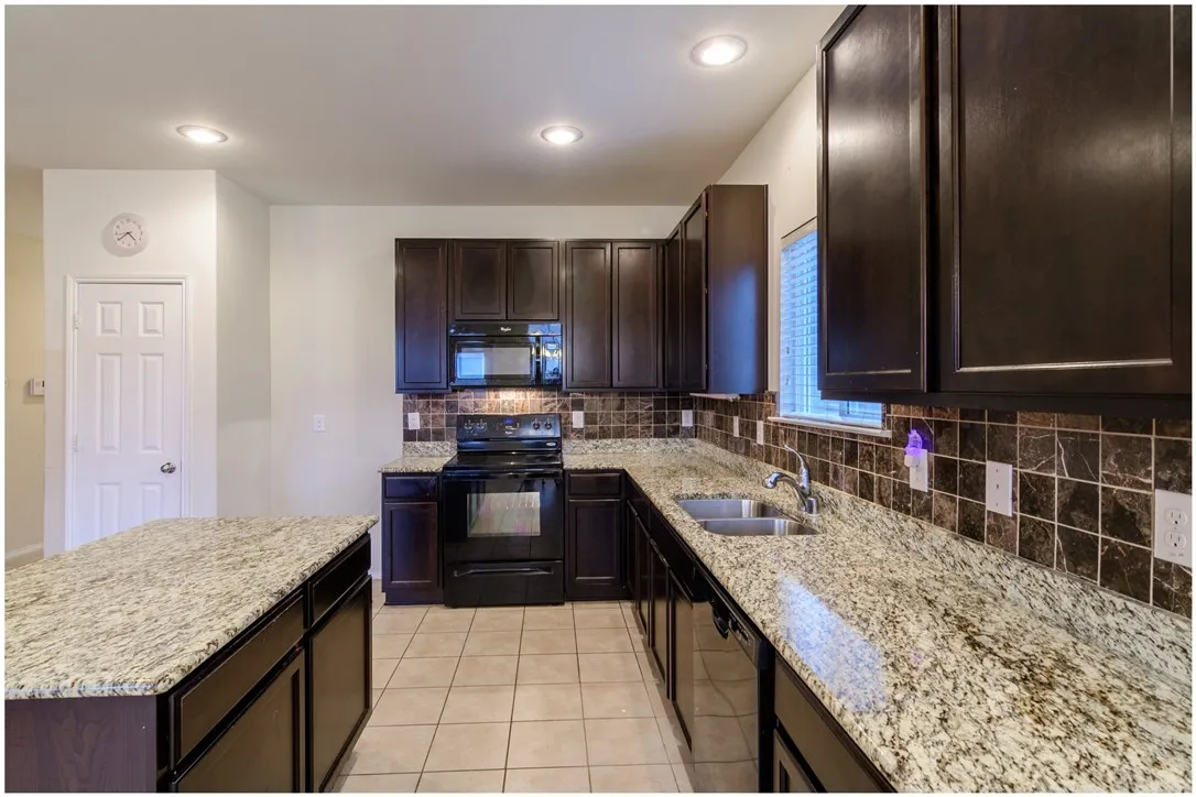 Single Family Residence For Rent in Tarrant County , 2405 Gelbray Place, Fort Worth, Texas 76131, 3 Bedroom, 2 Bathroom, 2 Garage spaces, 1,621 Sqft, built in 2013, mls#21408061, Real Estate Agent in Fort Worth, Homes For Rent in Tarrant county, Homes For Rent in Fort Worth, Realtor in Fort Worth Texas, Real Estate Brokerage Independent Realty Texas, Luminita Cordes Realtor