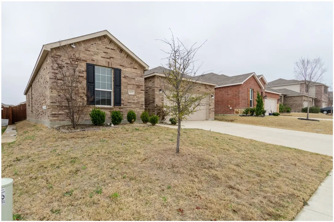 Single Family Residence For Rent in Tarrant County , 2405 Gelbray Place, Fort Worth, Texas 76131, 3 Bedroom, 2 Bathroom, 2 Garage spaces, 1,621 Sqft, built in 2013, mls#21408061, Real Estate Agent in Fort Worth, Homes For Rent in Tarrant county, Homes For Rent in Fort Worth, Realtor in Fort Worth Texas, Real Estate Brokerage Independent Realty Texas, Luminita Cordes Realtor